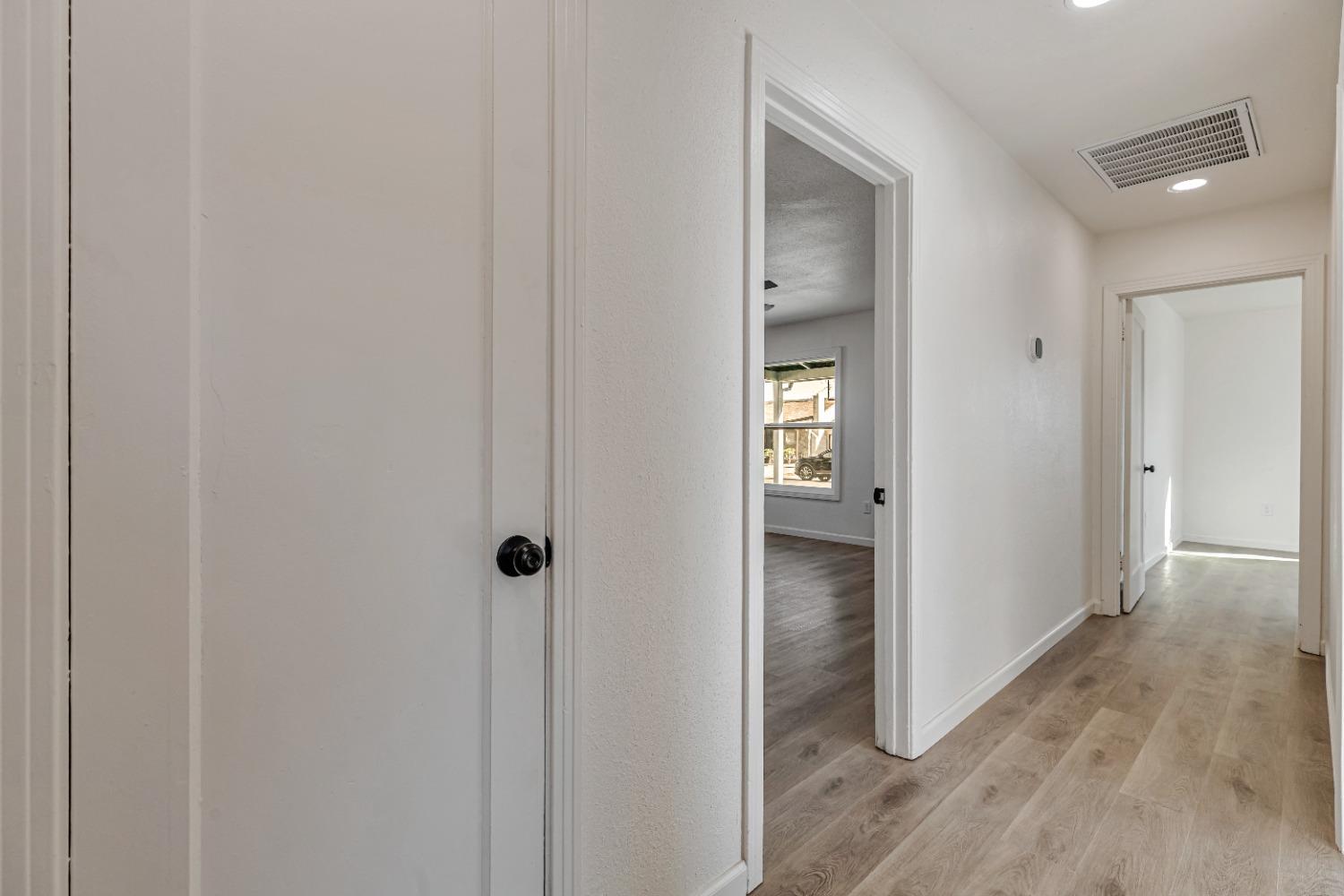 Detail Gallery Image 24 of 36 For 6036 Mclaren Ave, Sacramento,  CA 95822 - 3 Beds | 1 Baths