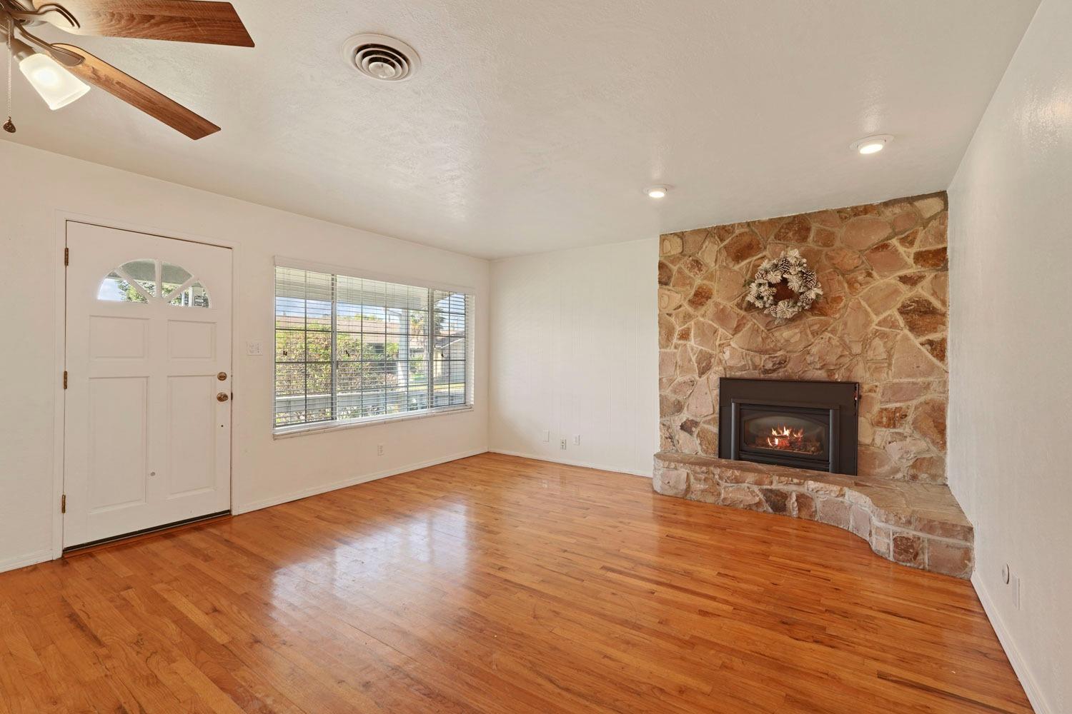 Detail Gallery Image 9 of 40 For 114 Benson Dr, Lodi,  CA 95242 - 3 Beds | 2 Baths