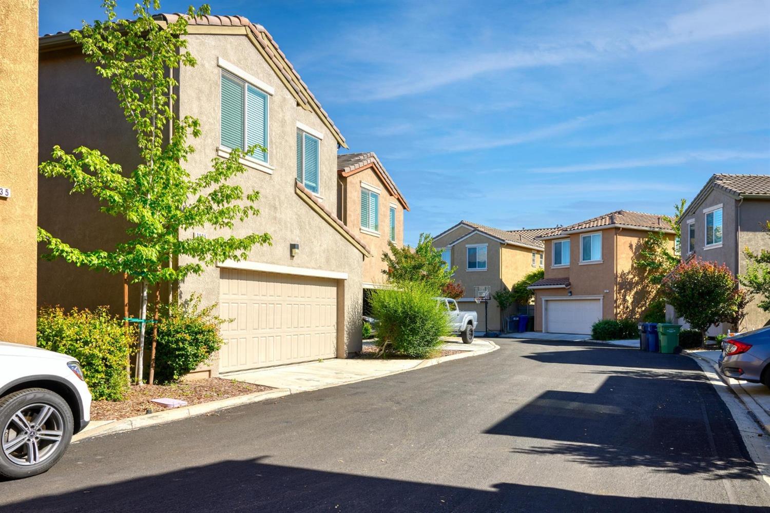 Detail Gallery Image 35 of 38 For 3925 Rose Garden Way, Turlock,  CA 95382 - 3 Beds | 2/1 Baths