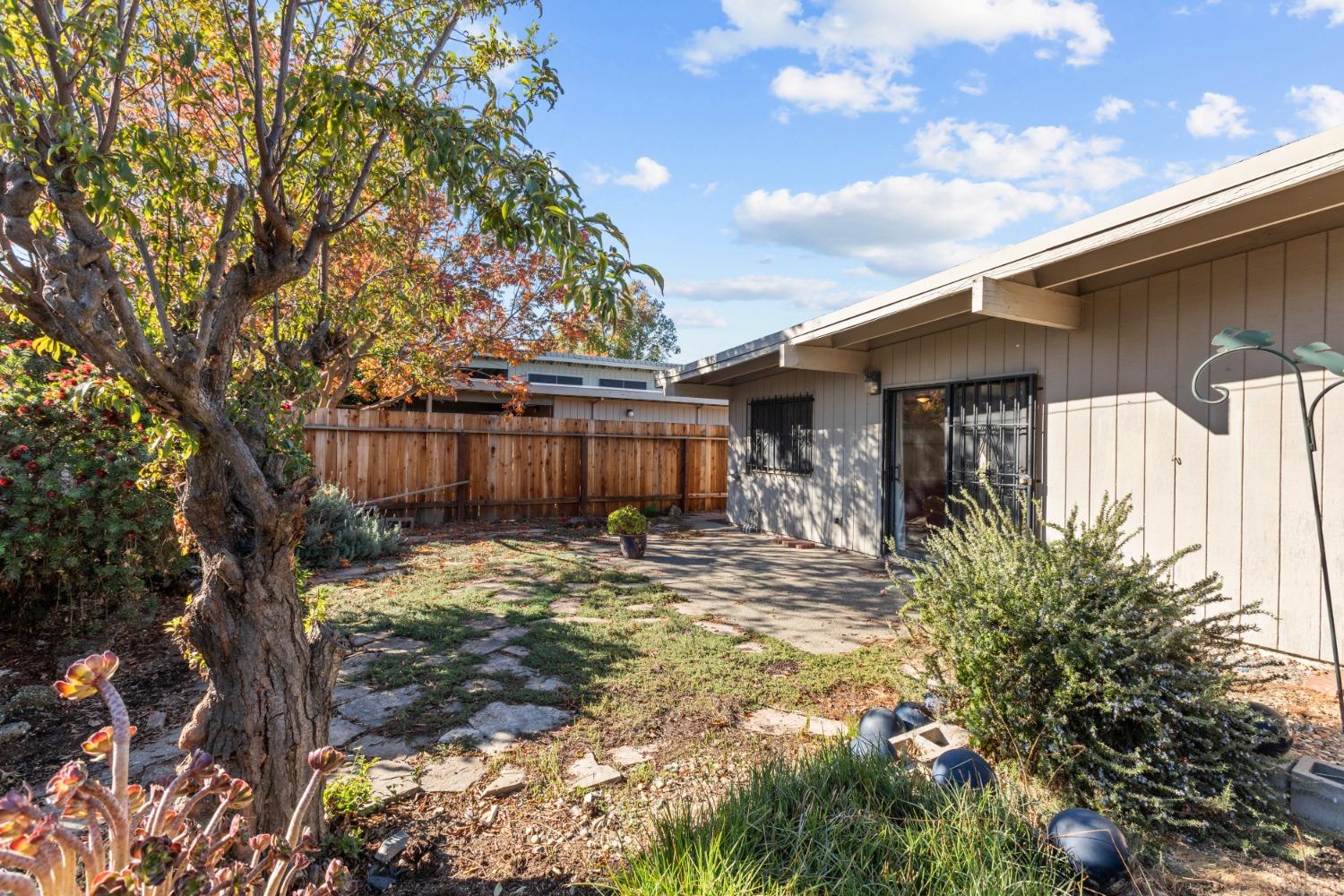 Detail Gallery Image 25 of 53 For 1660 Bannon Creek, Sacramento,  CA 95833 - 2 Beds | 2 Baths