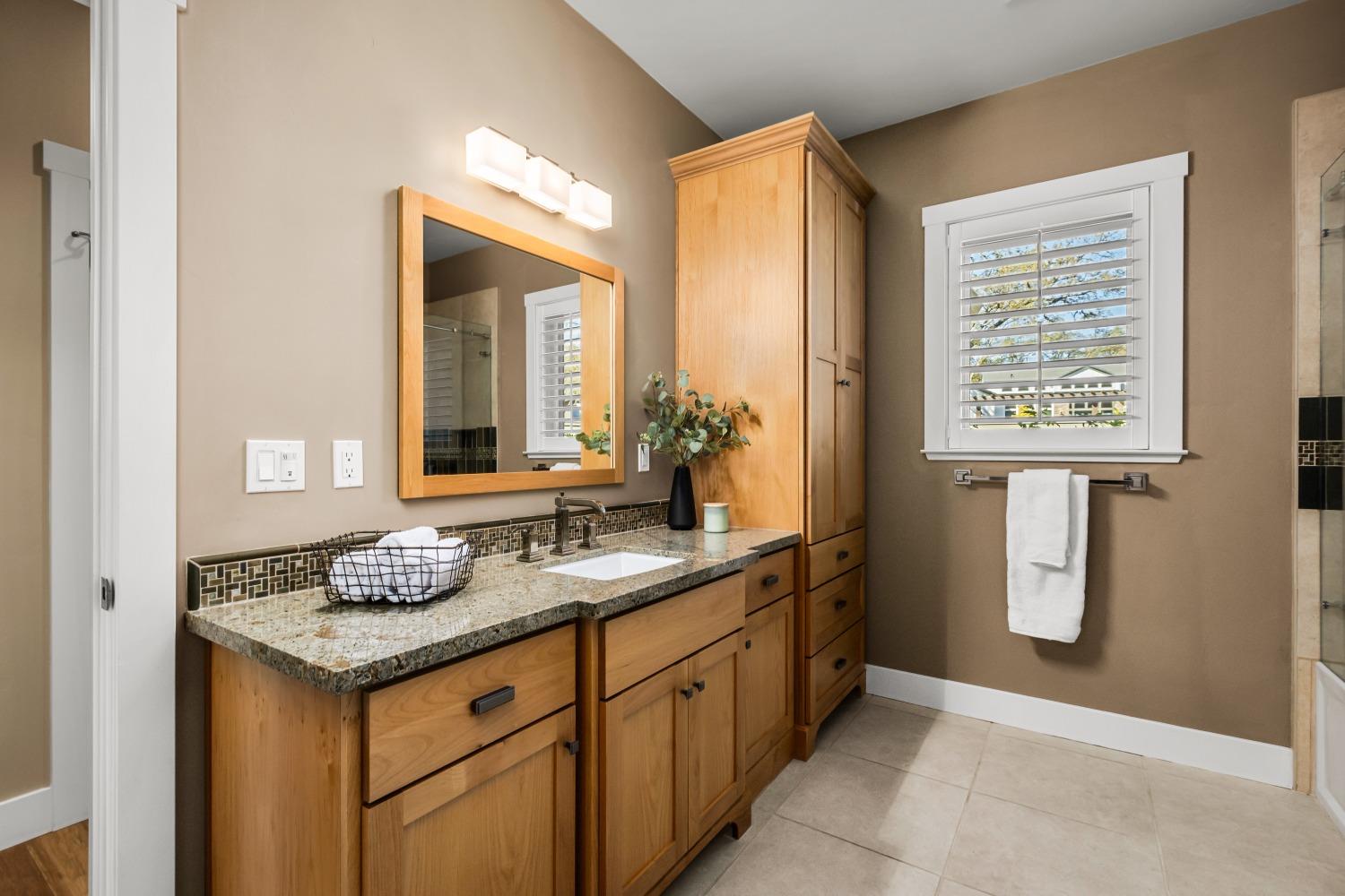 Detail Gallery Image 36 of 49 For 12980 Austin Forest Cir, Auburn,  CA 95602 - 4 Beds | 2/1 Baths