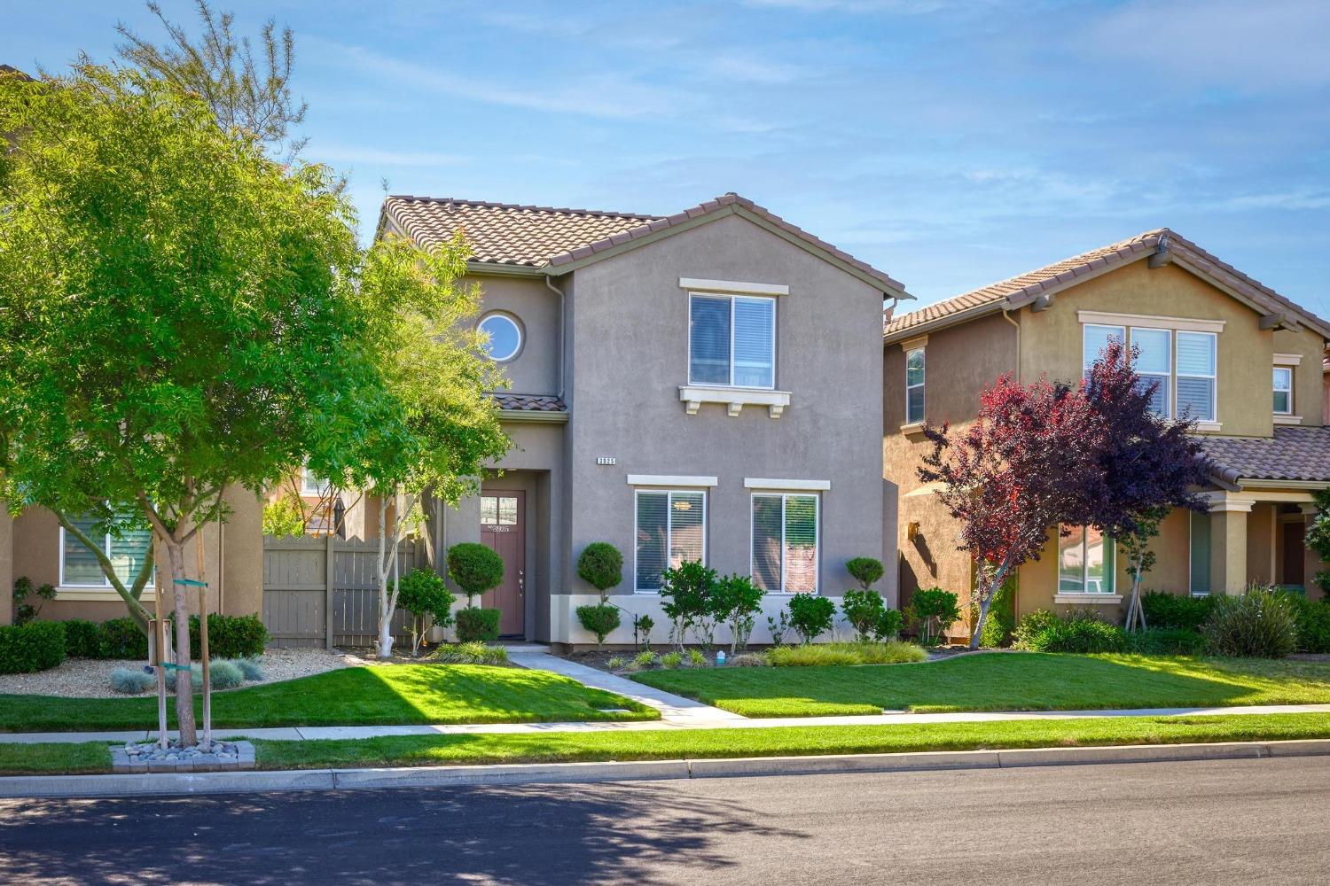 Detail Gallery Image 5 of 38 For 3925 Rose Garden Way, Turlock,  CA 95382 - 3 Beds | 2/1 Baths