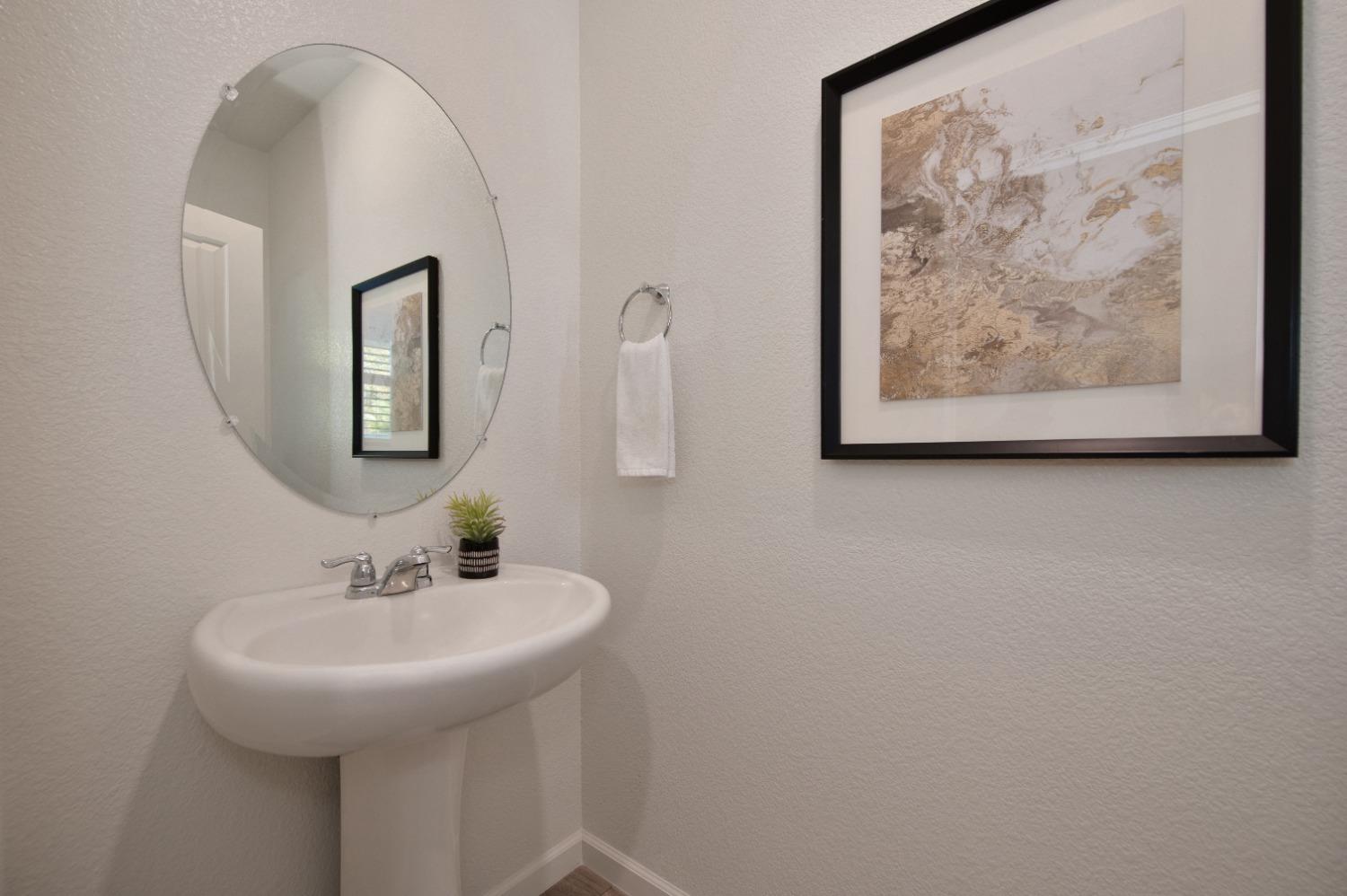 Detail Gallery Image 4 of 32 For 8166 Aldred Ct, Antelope,  CA 95843 - 4 Beds | 2/1 Baths