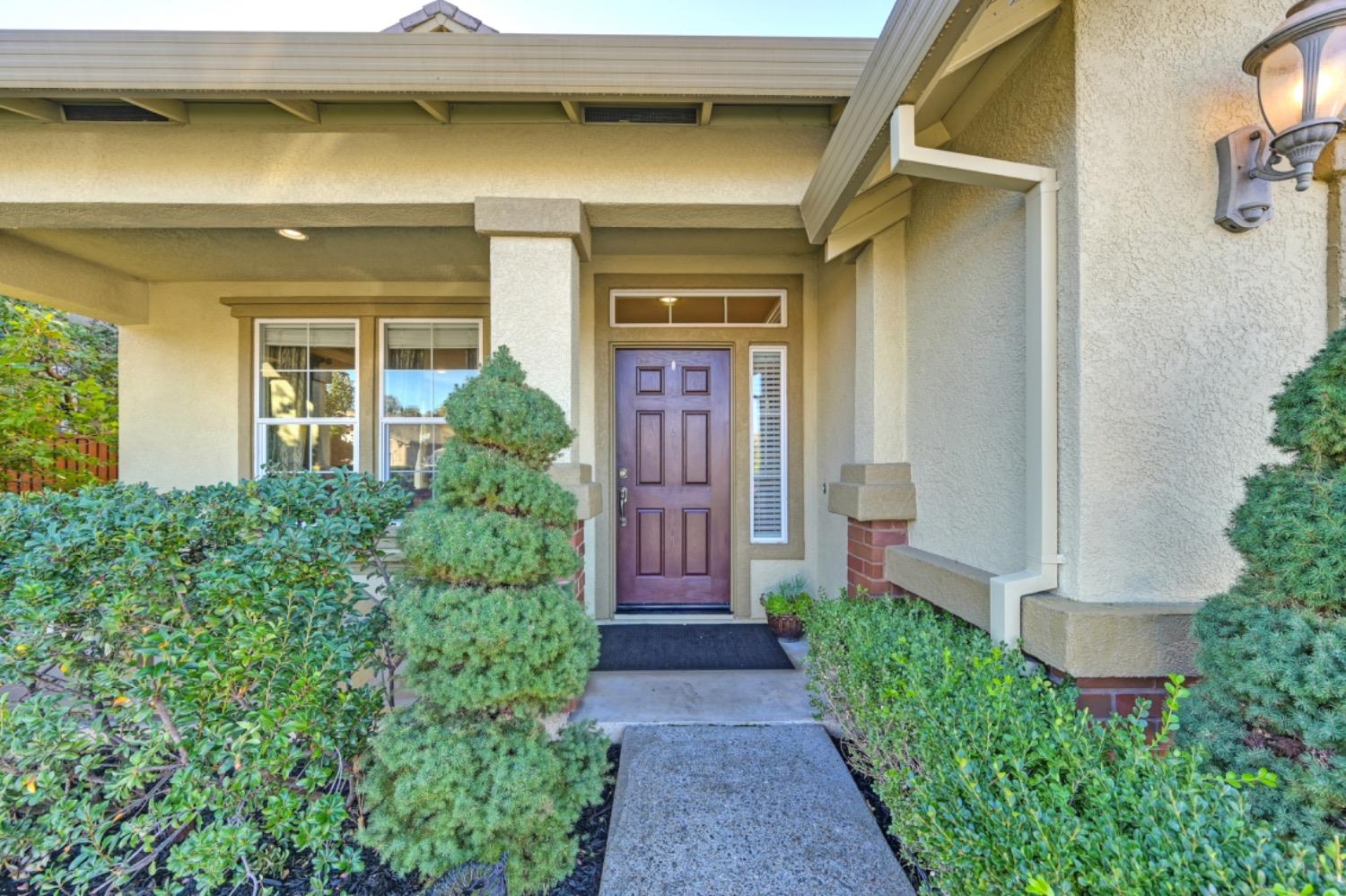 Detail Gallery Image 3 of 61 For 6533 Thalia Way, Citrus Heights,  CA 95621 - 4 Beds | 2/1 Baths