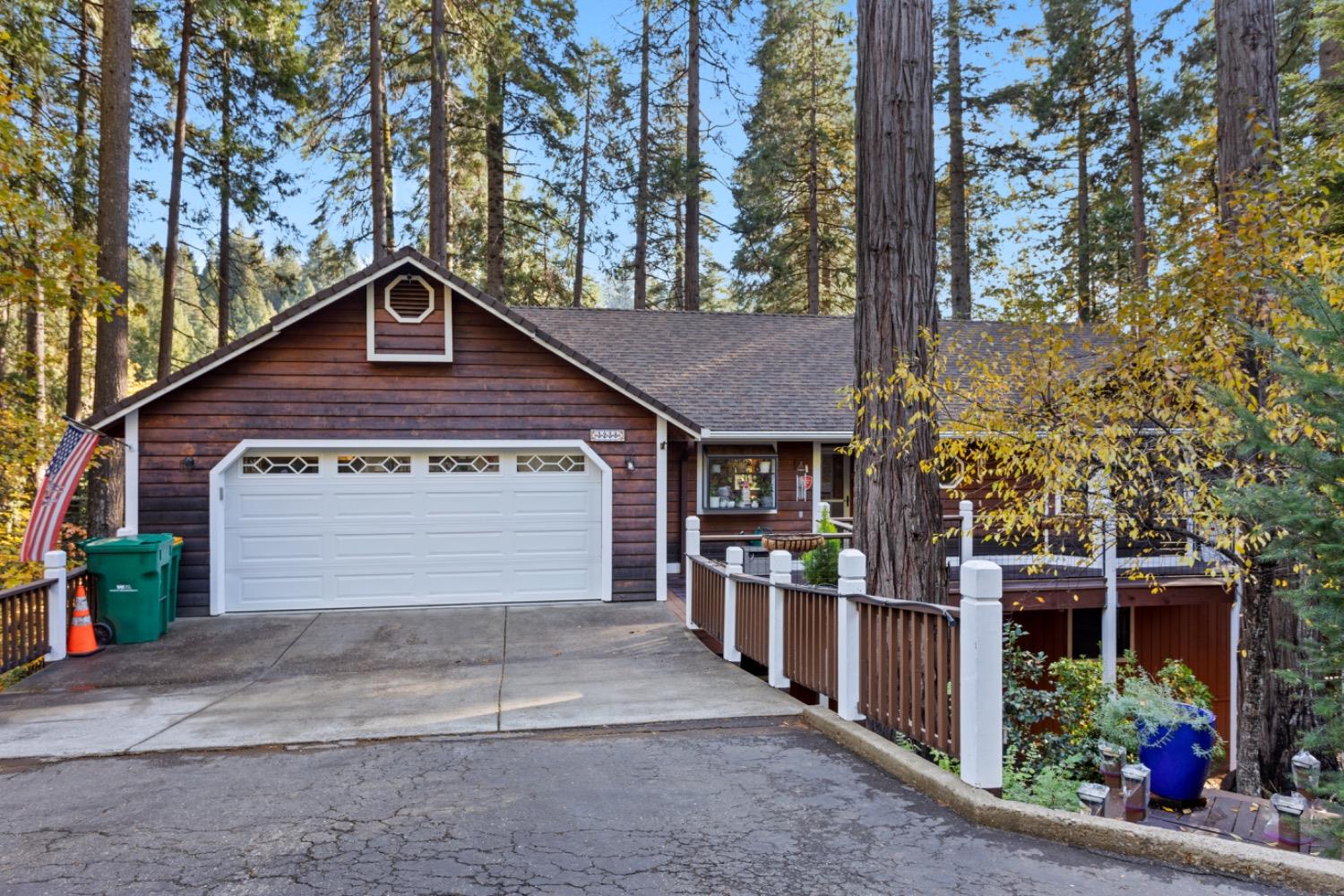 Detail Gallery Image 1 of 24 For 3238 Gold Ridge Trl, Pollock Pines,  CA 95726 - 3 Beds | 2/1 Baths