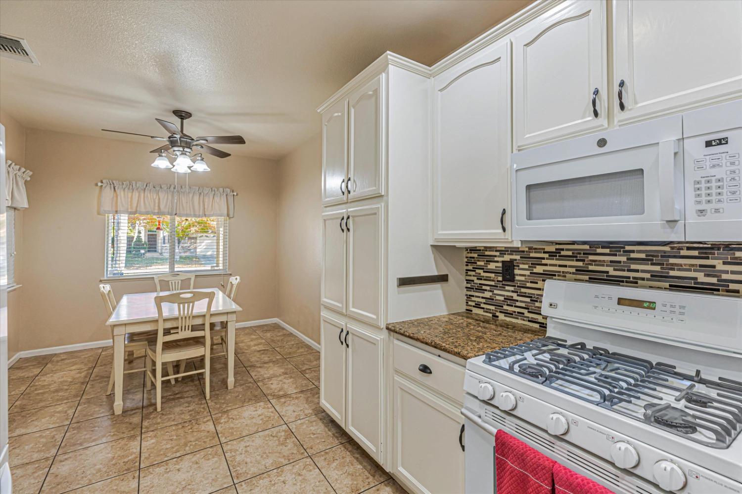 Detail Gallery Image 14 of 43 For 3538 Cap Rock Way, Rancho Cordova,  CA 95670 - 3 Beds | 2 Baths