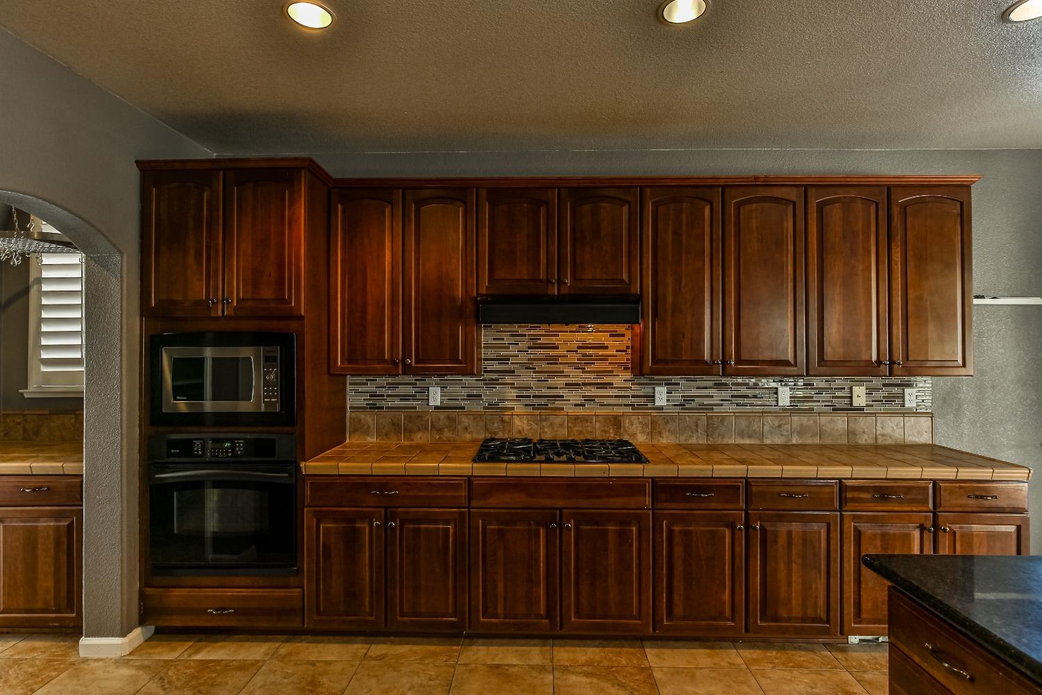 Detail Gallery Image 43 of 76 For 9781 Fall Valley Way, Sacramento,  CA 95829 - 4 Beds | 2/1 Baths