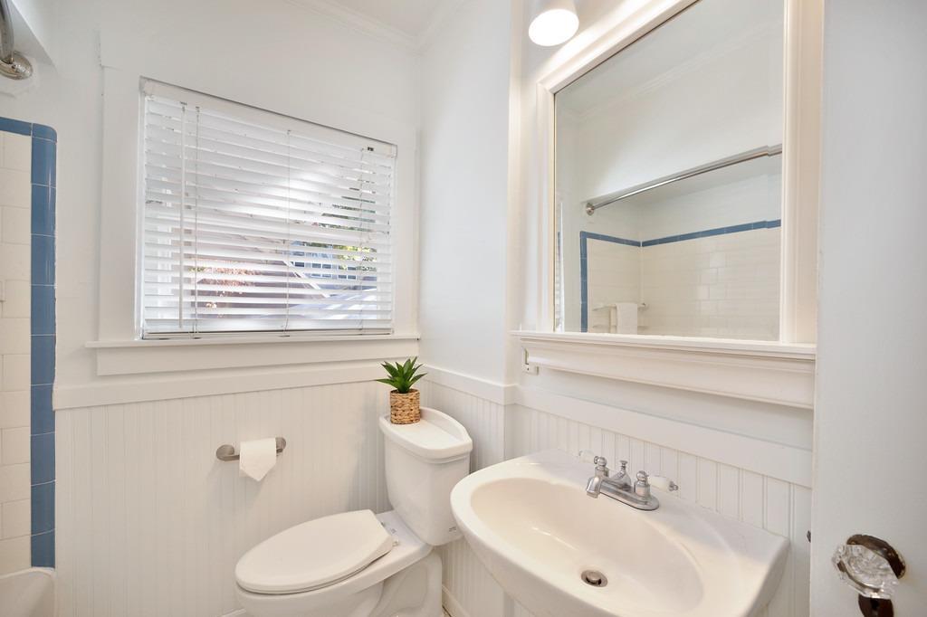 Detail Gallery Image 33 of 55 For 633 36th St, Sacramento,  CA 95816 - 3 Beds | 1/1 Baths