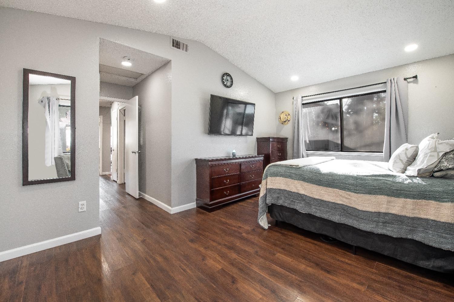 Detail Gallery Image 13 of 32 For 3459 Larchwood Dr, Sacramento,  CA 95834 - 3 Beds | 2 Baths