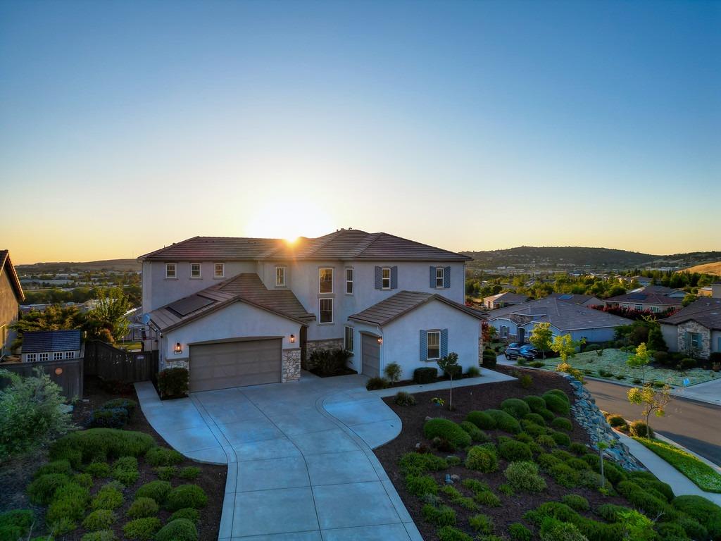 Detail Gallery Image 3 of 92 For 604 Valley Brook Ct, El Dorado Hills,  CA 95762 - 5 Beds | 3/1 Baths