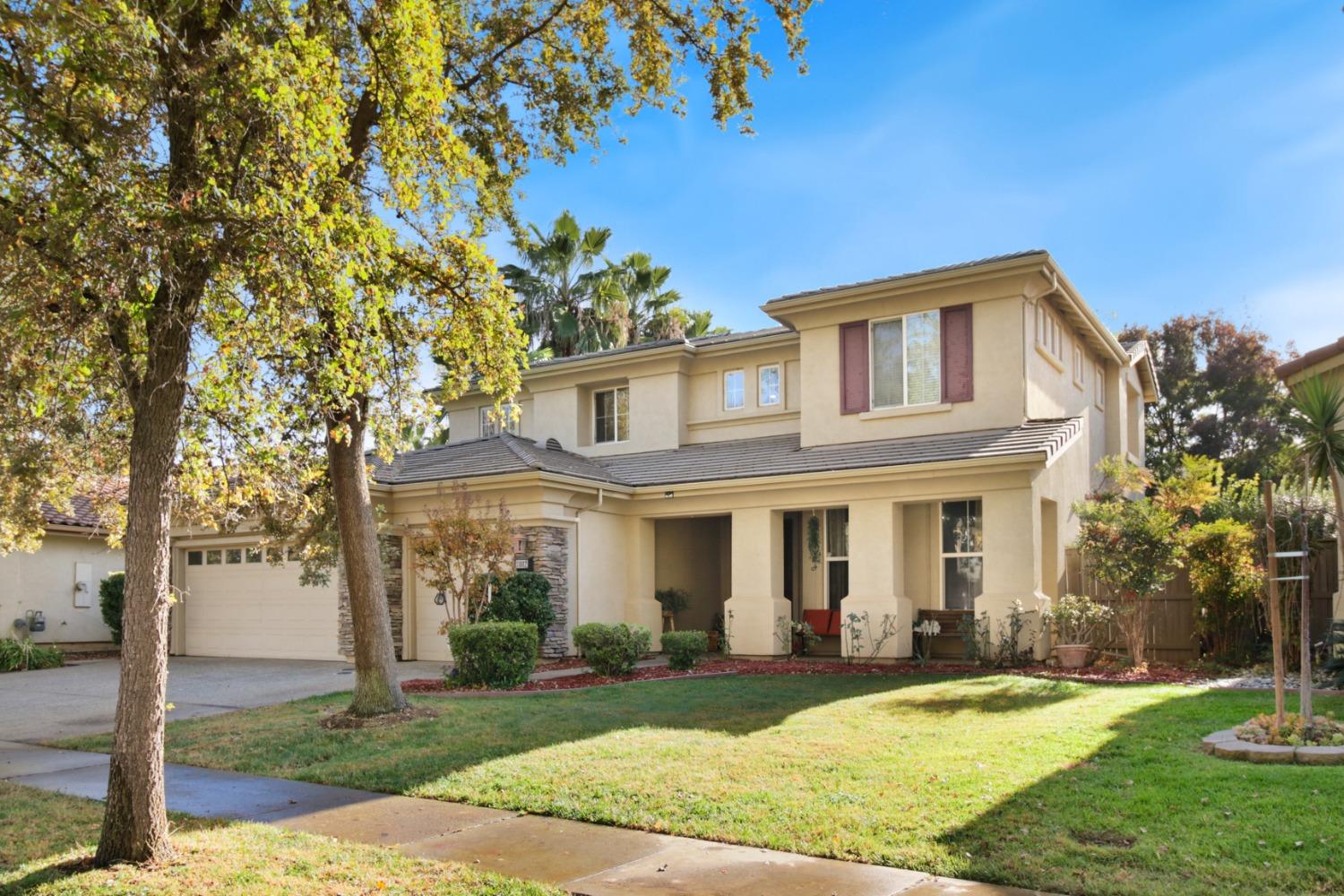 Detail Gallery Image 2 of 49 For 11882 Cobble Brook Dr, Rancho Cordova,  CA 95742 - 5 Beds | 4/1 Baths