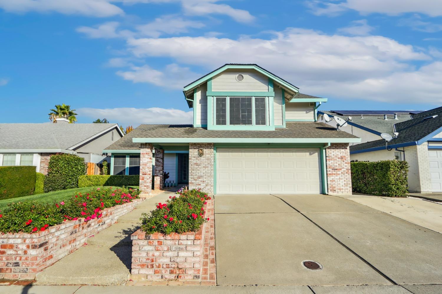 Detail Gallery Image 2 of 56 For 8685 Daimler Way, Sacramento,  CA 95828 - 4 Beds | 3 Baths