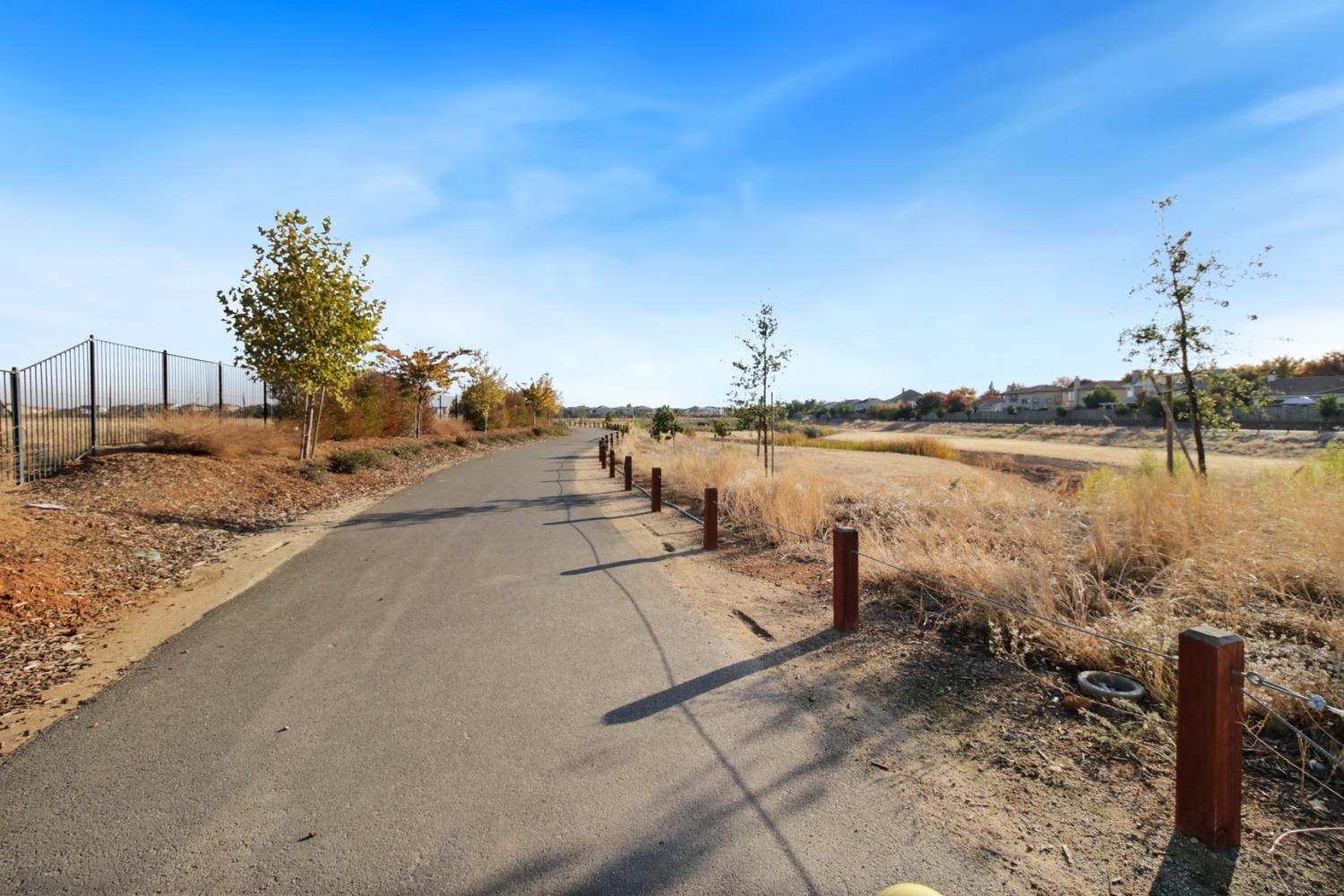 Detail Gallery Image 47 of 49 For 11882 Cobble Brook Dr, Rancho Cordova,  CA 95742 - 5 Beds | 4/1 Baths