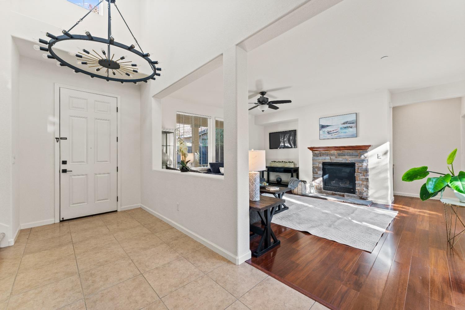 Detail Gallery Image 6 of 48 For 925 Courtyards Loop, Lincoln,  CA 95648 - 3 Beds | 2/1 Baths