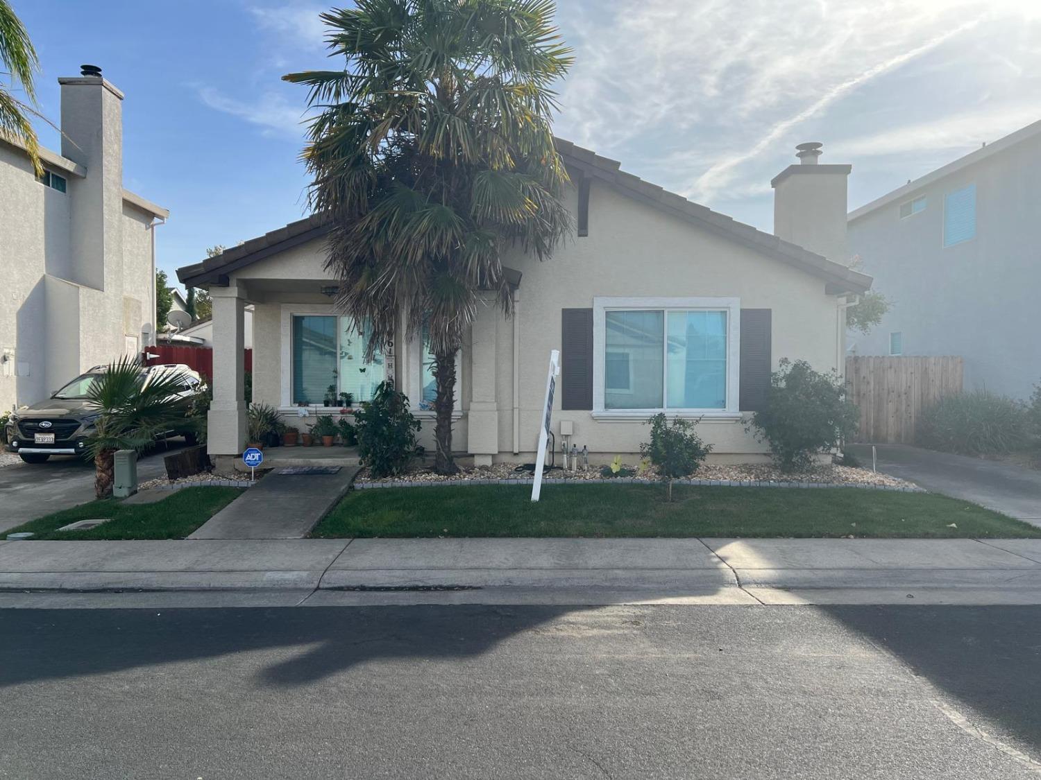 Detail Gallery Image 1 of 9 For 6612 Verandah Ct, Elk Grove,  CA 95758 - 3 Beds | 2 Baths