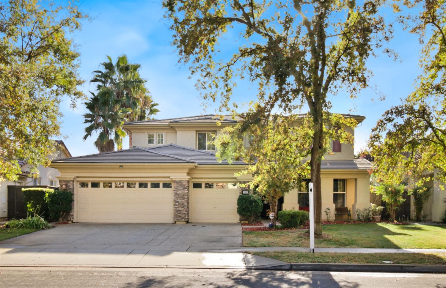 Detail Gallery Image 1 of 49 For 11882 Cobble Brook Dr, Rancho Cordova,  CA 95742 - 5 Beds | 4/1 Baths