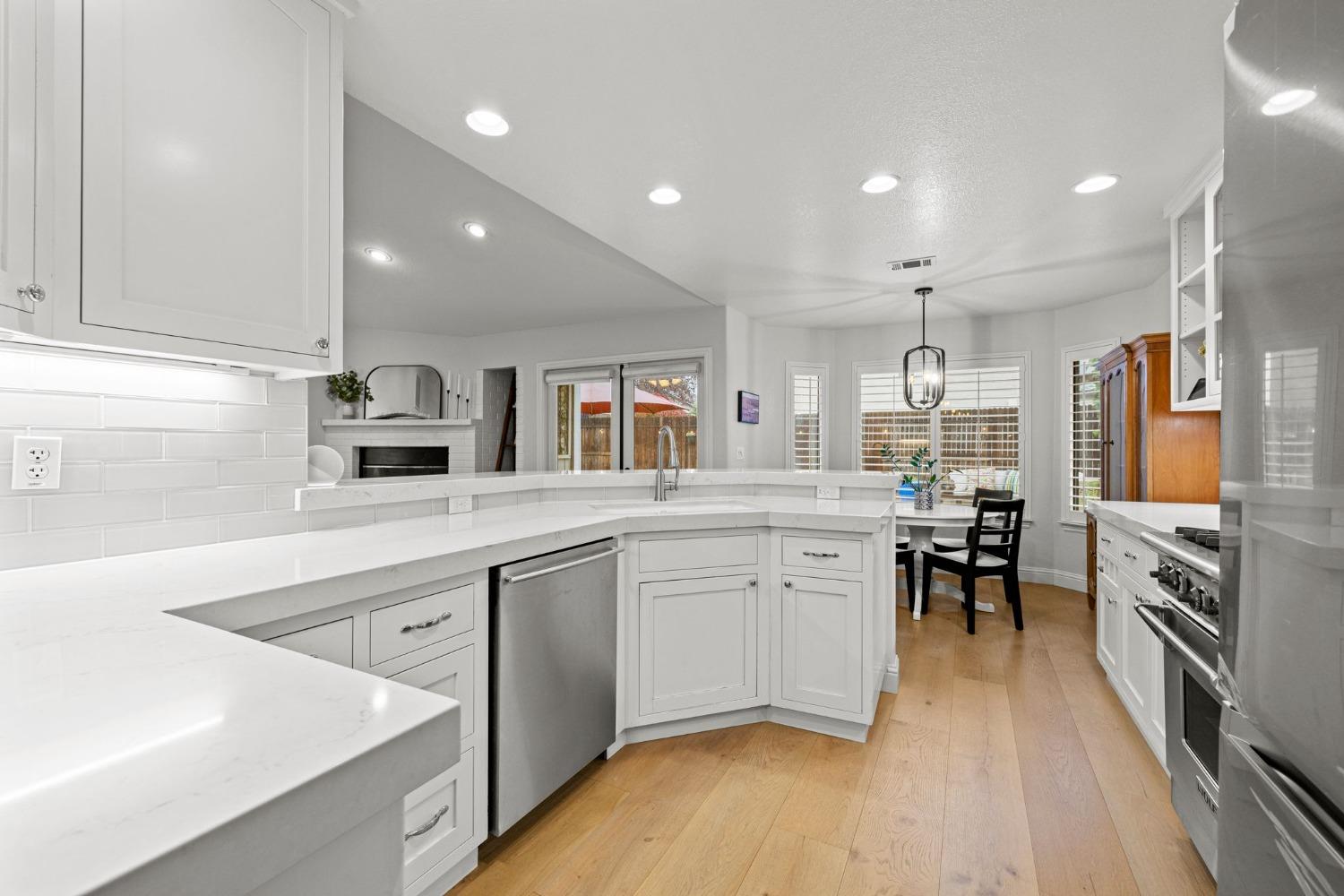 Detail Gallery Image 22 of 69 For 9425 Newington Way, Elk Grove,  CA 95758 - 4 Beds | 2 Baths