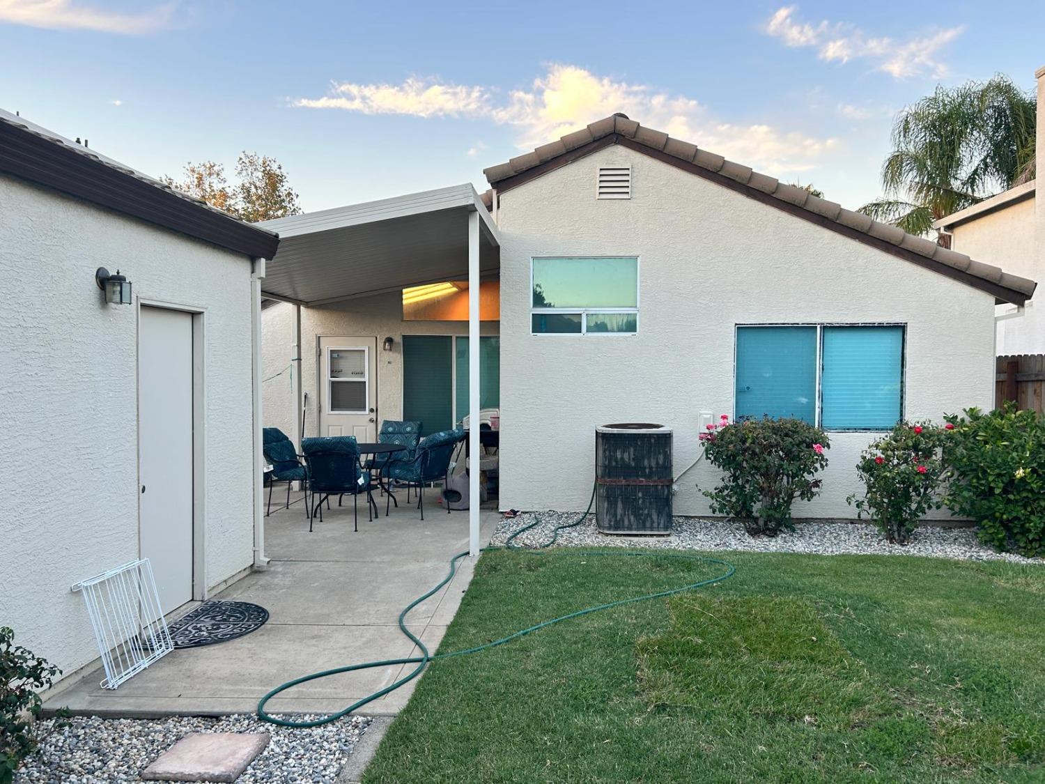 Detail Gallery Image 4 of 9 For 6612 Verandah Ct, Elk Grove,  CA 95758 - 3 Beds | 2 Baths