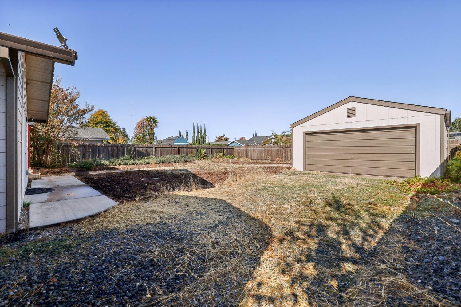 Detail Gallery Image 25 of 26 For 1041 Hayer Cir, Rio Linda,  CA 95673 - 3 Beds | 2 Baths