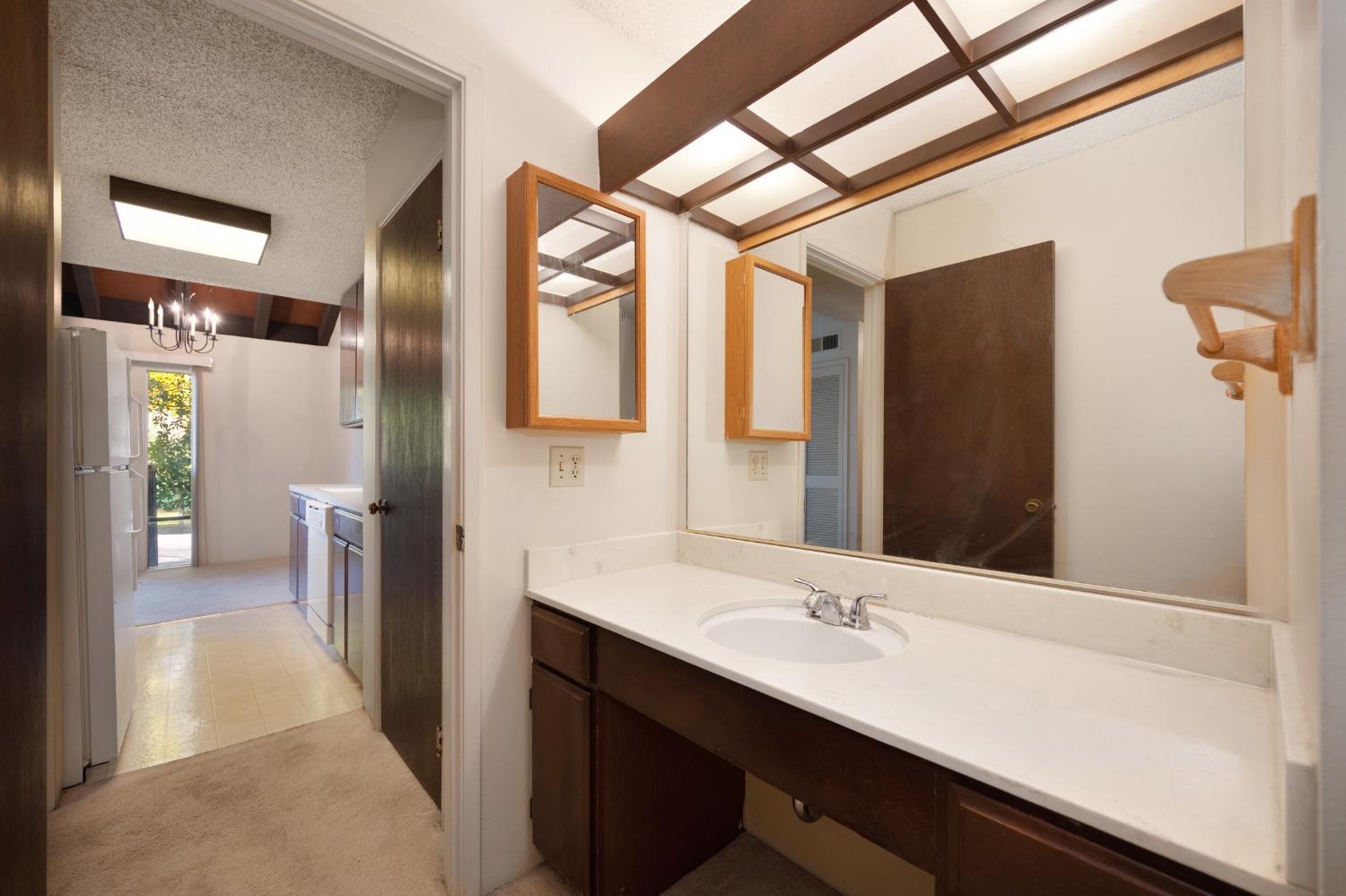 Detail Gallery Image 29 of 40 For 2241 Woodside Ln #11,  Sacramento,  CA 95825 - 1 Beds | 1 Baths