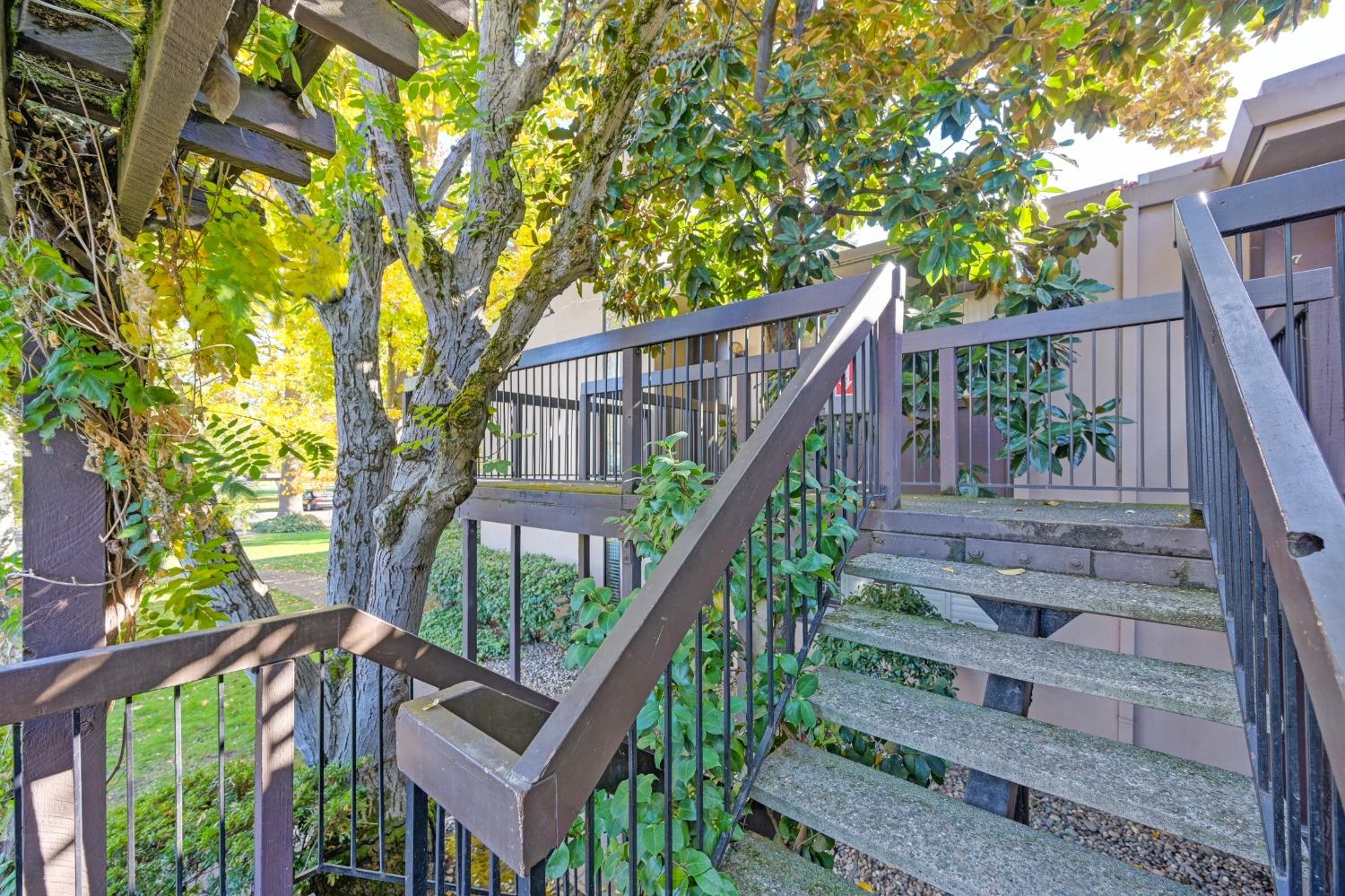 Detail Gallery Image 10 of 40 For 2241 Woodside Ln #11,  Sacramento,  CA 95825 - 1 Beds | 1 Baths