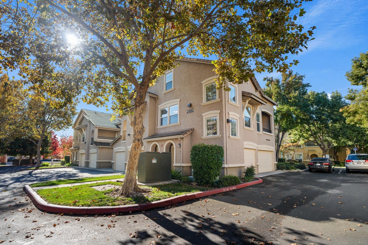 Detail Gallery Image 4 of 59 For 2480 Genova St #3,  West Sacramento,  CA 95691 - 2 Beds | 2 Baths