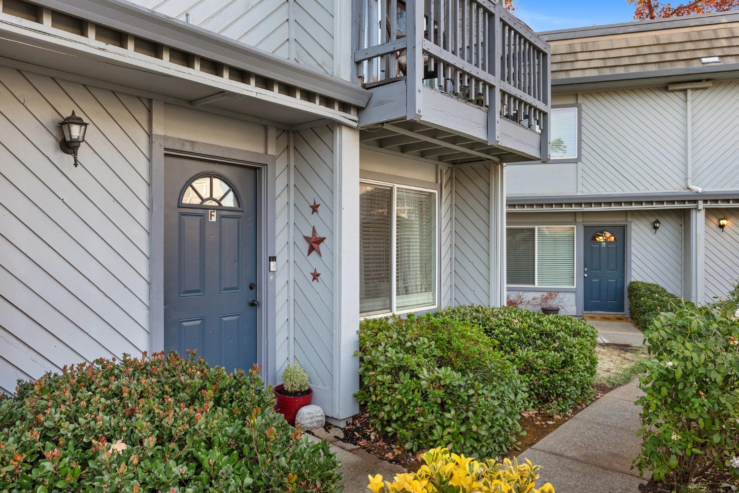 Detail Gallery Image 1 of 21 For 2515 Merrychase Dr #F,  Cameron Park,  CA 95682 - 2 Beds | 1/1 Baths