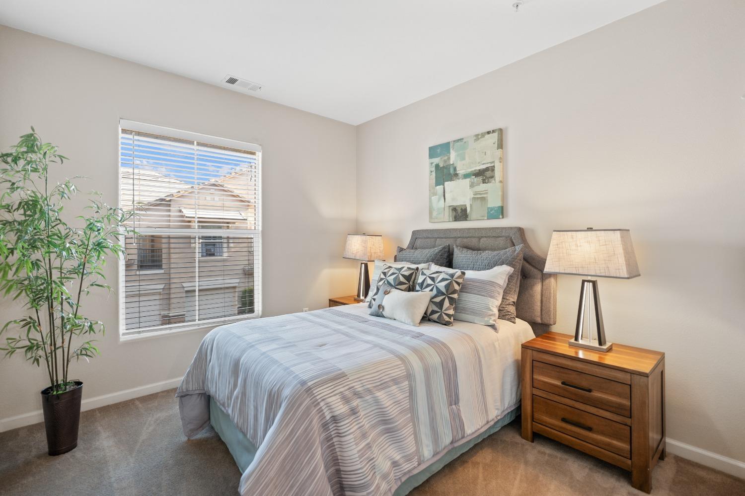 Detail Gallery Image 10 of 59 For 2480 Genova St #3,  West Sacramento,  CA 95691 - 2 Beds | 2 Baths