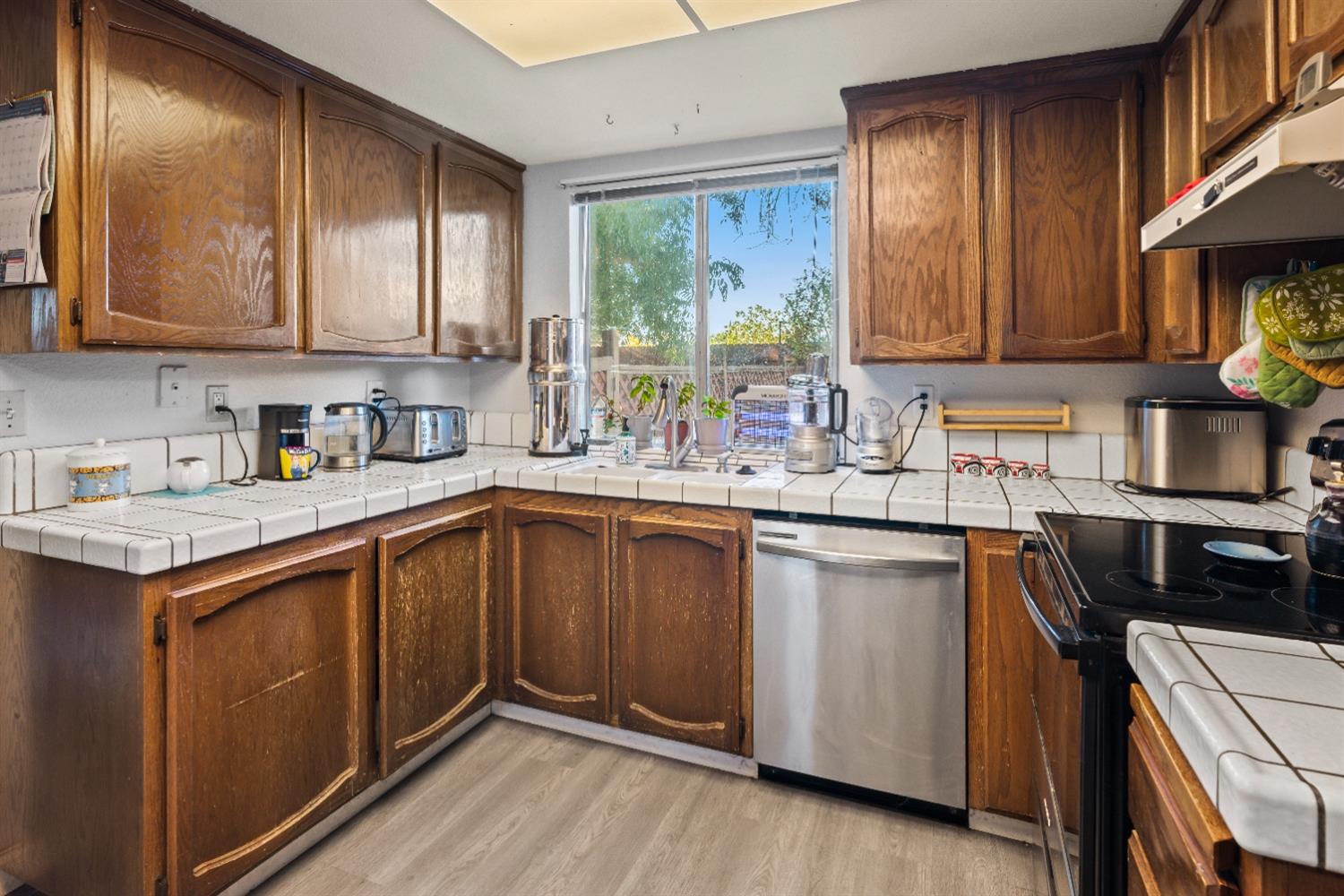 Detail Gallery Image 11 of 26 For 7311 Koala Ct, North Highlands,  CA 95660 - 3 Beds | 2 Baths