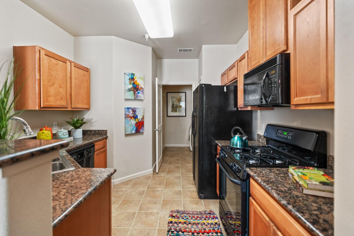 Detail Gallery Image 18 of 59 For 2480 Genova St #3,  West Sacramento,  CA 95691 - 2 Beds | 2 Baths