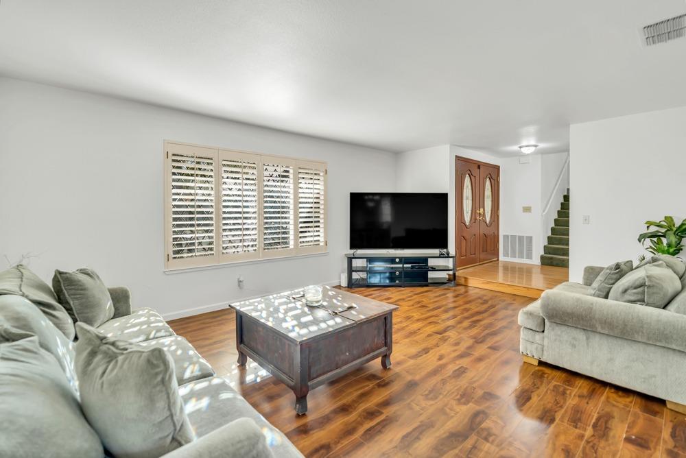 Detail Gallery Image 9 of 35 For 8121 Garryanna Dr, Citrus Heights,  CA 95610 - 3 Beds | 2/1 Baths