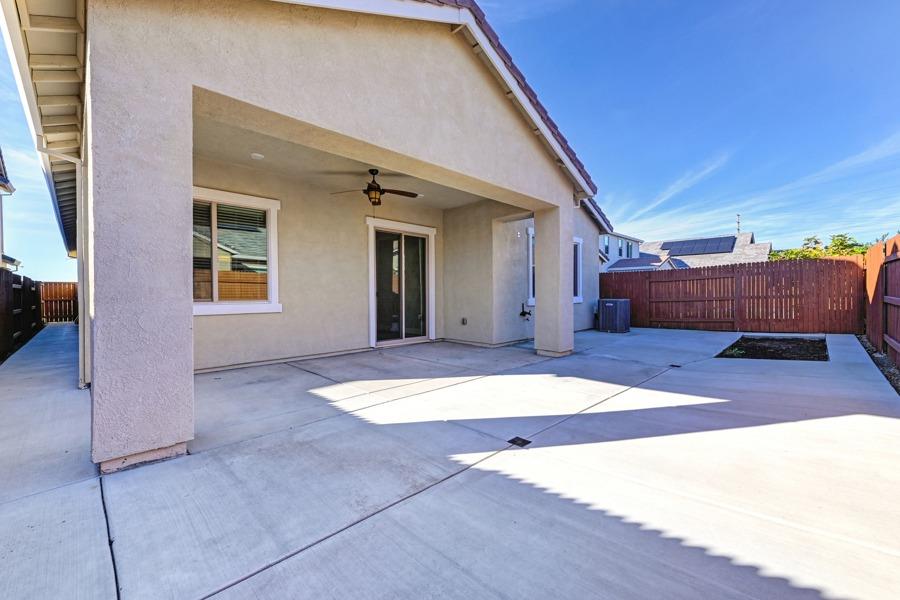 Detail Gallery Image 24 of 26 For 8032 Clear Springs Pl, Roseville,  CA 95747 - 4 Beds | 3 Baths