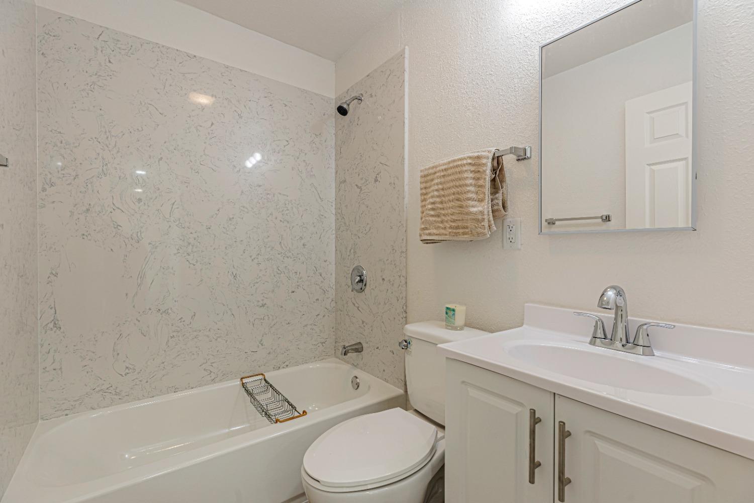 Detail Gallery Image 18 of 36 For 6036 Mclaren Ave, Sacramento,  CA 95822 - 3 Beds | 1 Baths