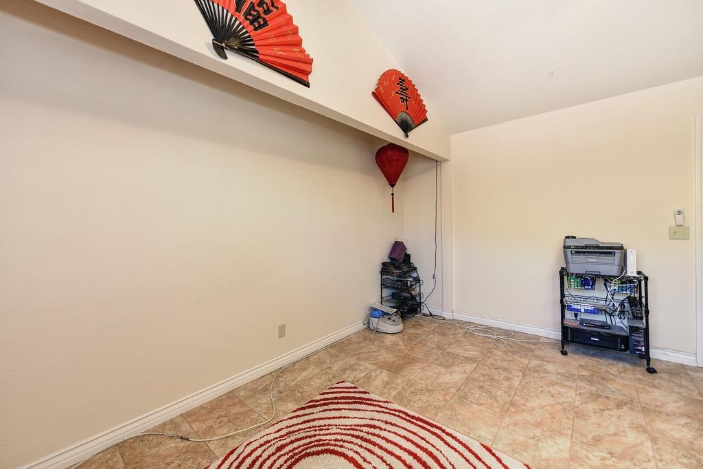 Detail Gallery Image 10 of 32 For 9343 River Oaks Ln, Orangevale,  CA 95662 - 3 Beds | 2/1 Baths