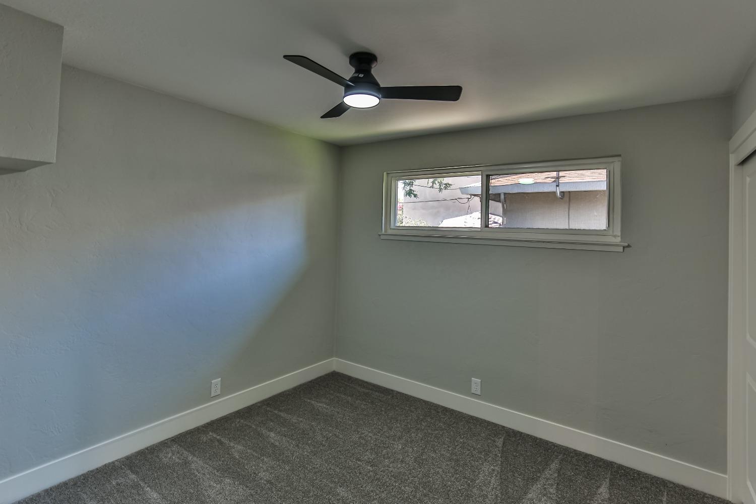 Detail Gallery Image 27 of 43 For 2028 Middleberry Rd, Sacramento,  CA 95815 - 4 Beds | 2 Baths