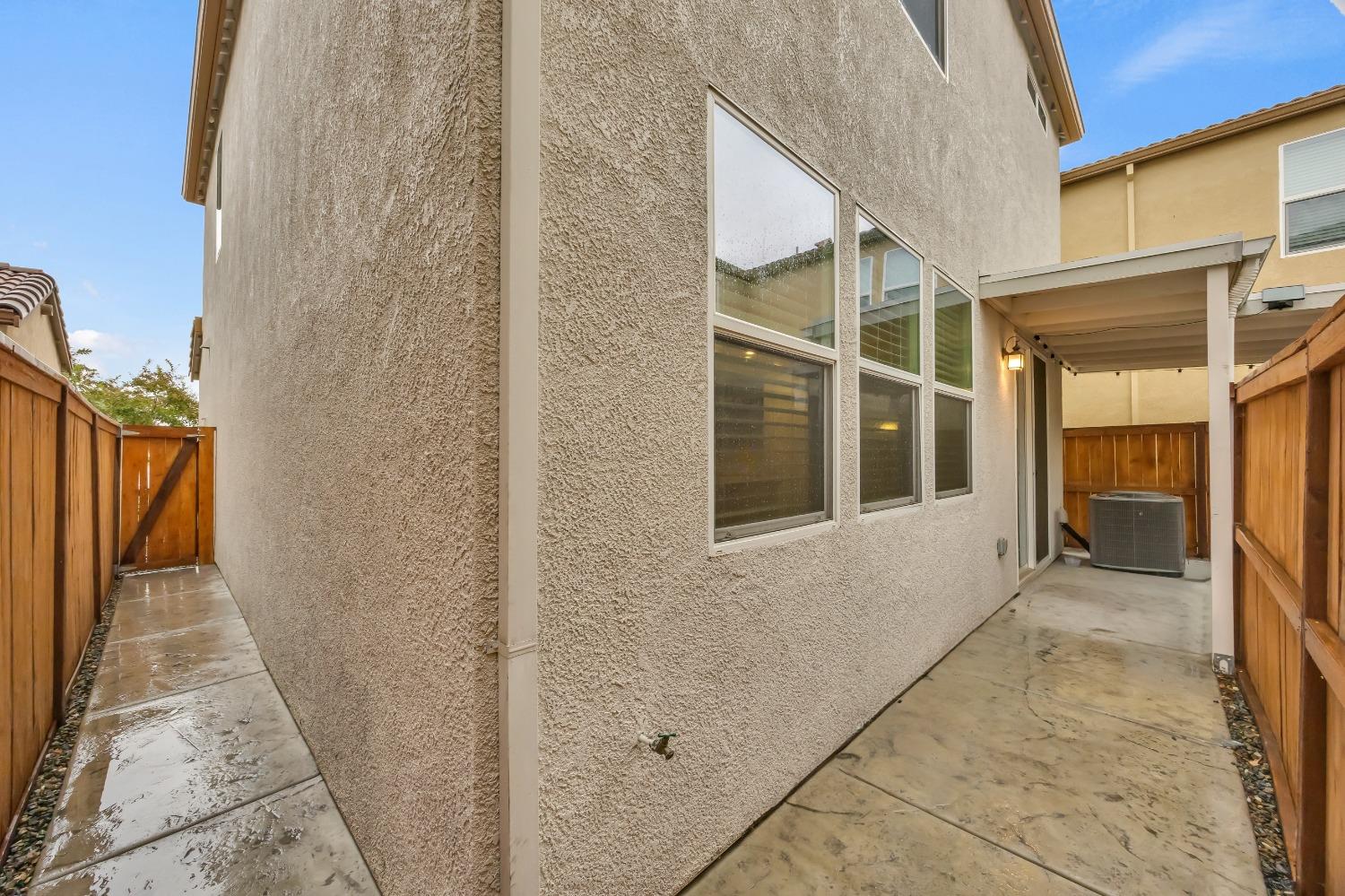 Detail Gallery Image 35 of 36 For 4620 Ocean Ln, Elk Grove,  CA 95757 - 3 Beds | 2/1 Baths