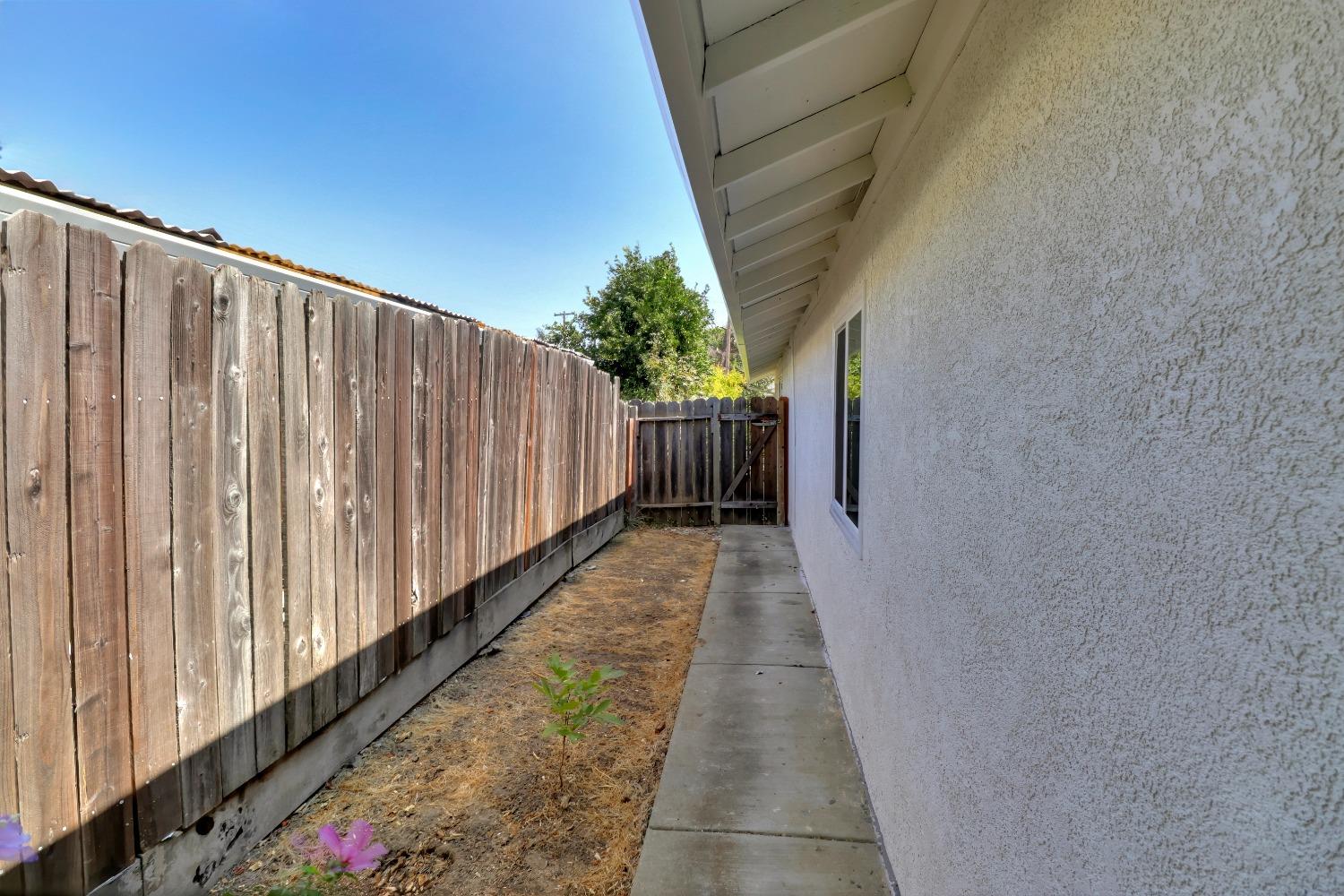 Detail Gallery Image 45 of 47 For 181 Arcade Blvd, Sacramento,  CA 95815 - 4 Beds | 2 Baths