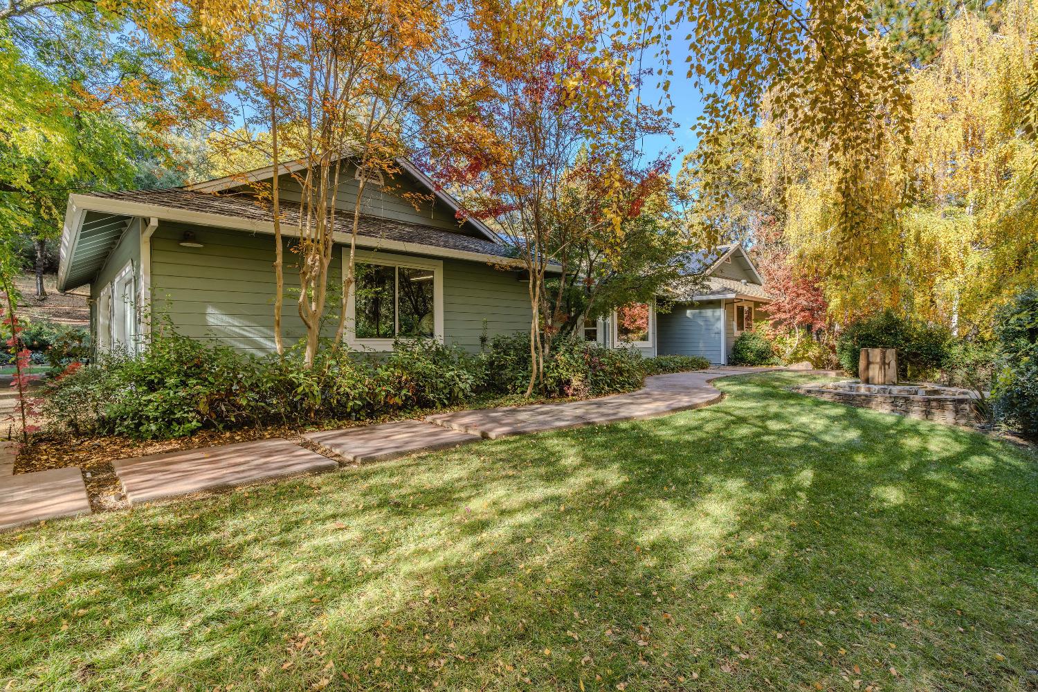 Detail Gallery Image 1 of 50 For 14501 Surrey Junction Ln, Sutter Creek,  CA 95685 - 3 Beds | 2/1 Baths