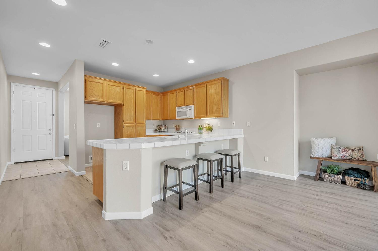 Detail Gallery Image 9 of 36 For 3126 Tintorera Way, Sacramento,  CA 95833 - 3 Beds | 2 Baths