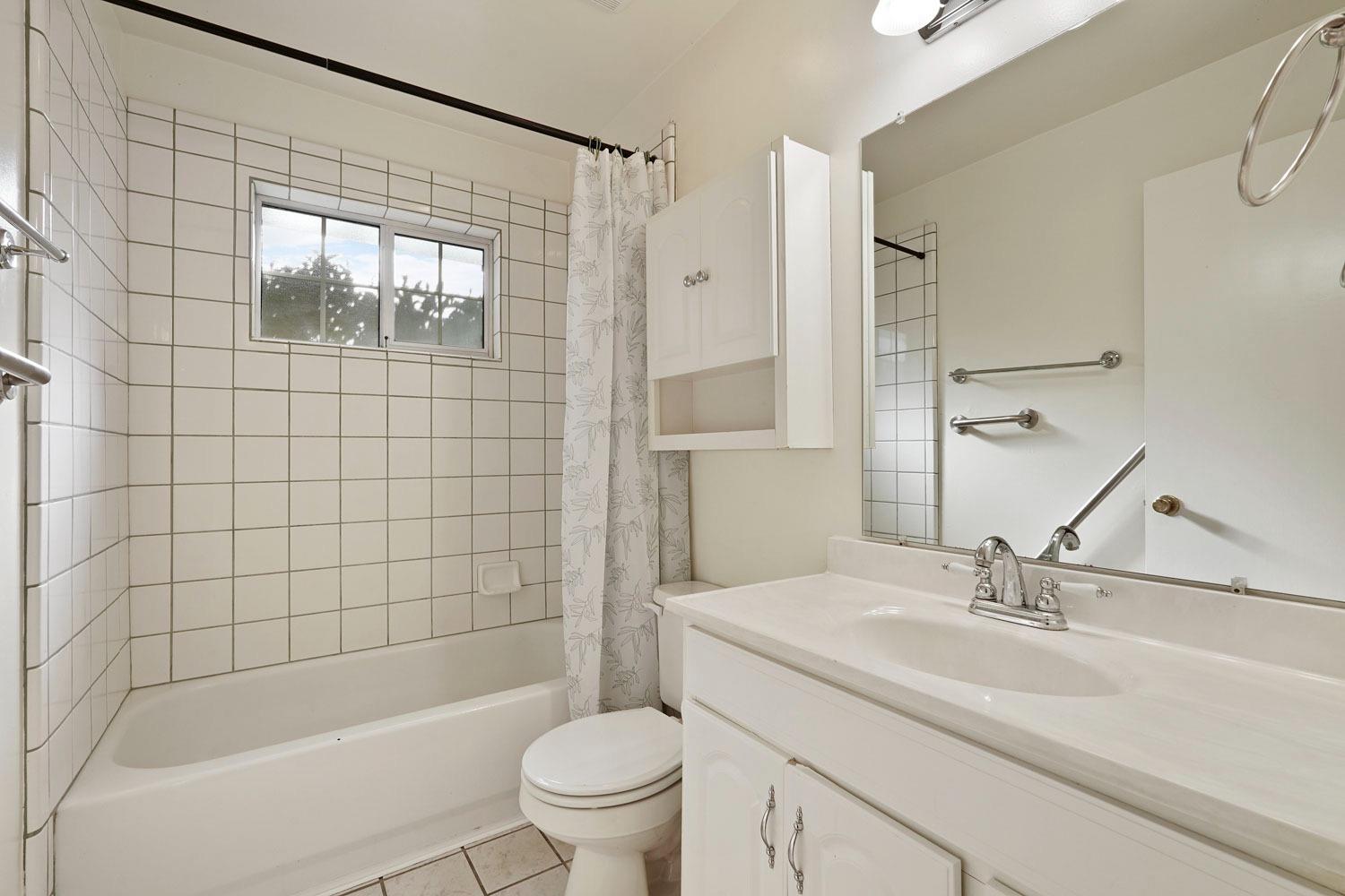 Detail Gallery Image 22 of 40 For 114 Benson Dr, Lodi,  CA 95242 - 3 Beds | 2 Baths