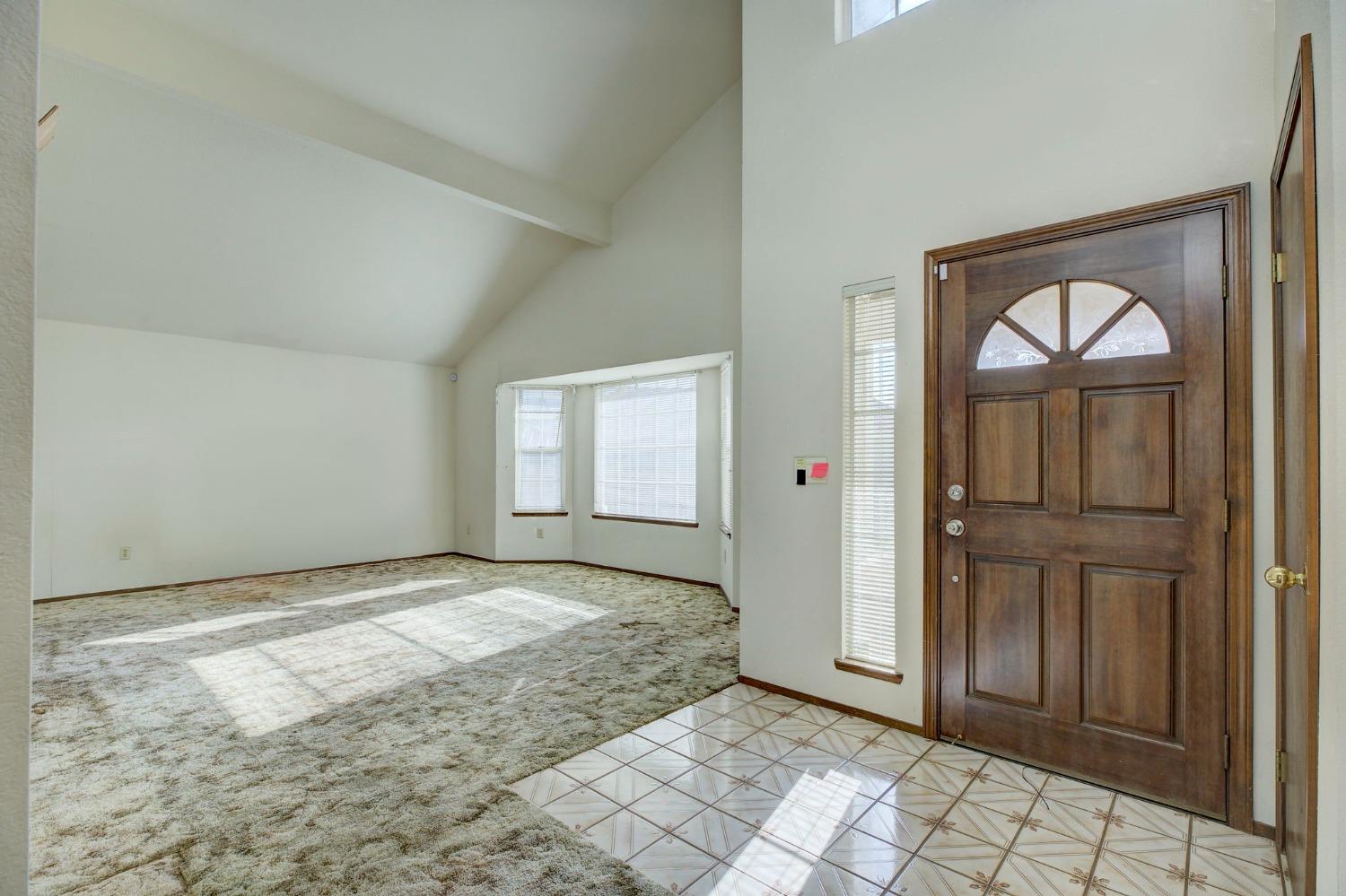 Detail Gallery Image 7 of 42 For 645 Amber Ct, Roseville,  CA 95678 - 4 Beds | 2/1 Baths