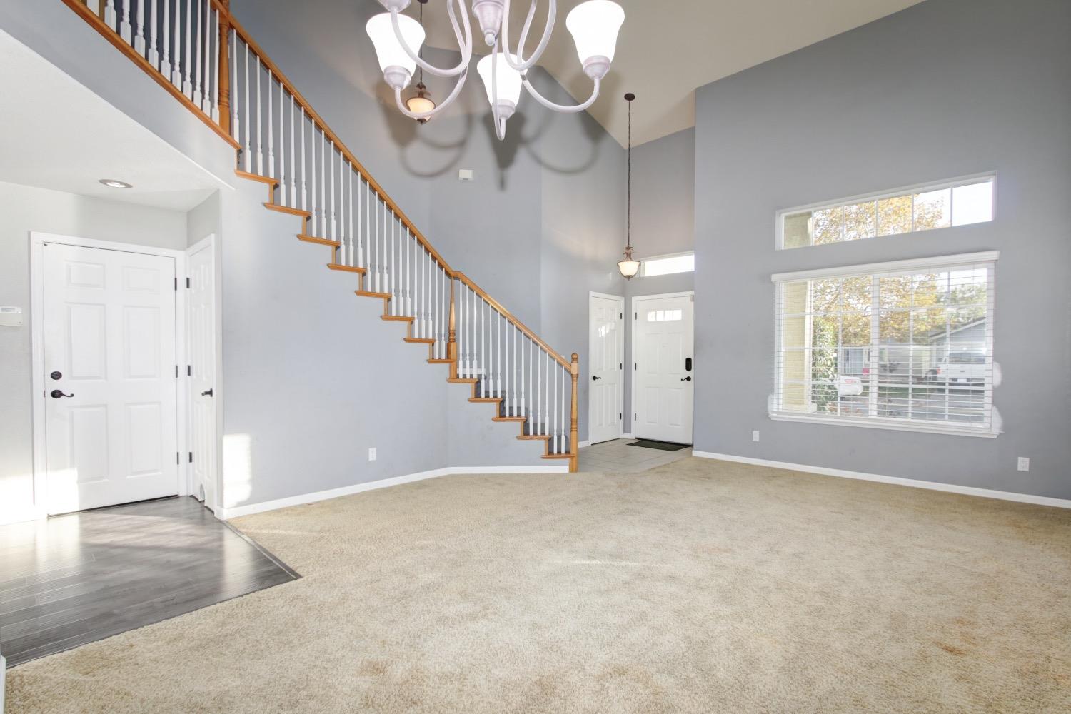 Detail Gallery Image 7 of 37 For 819 Marsh Creek, Sacramento,  CA 95838 - 4 Beds | 2/1 Baths