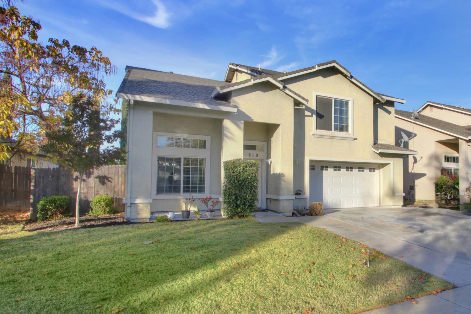 Detail Gallery Image 2 of 37 For 819 Marsh Creek, Sacramento,  CA 95838 - 4 Beds | 2/1 Baths