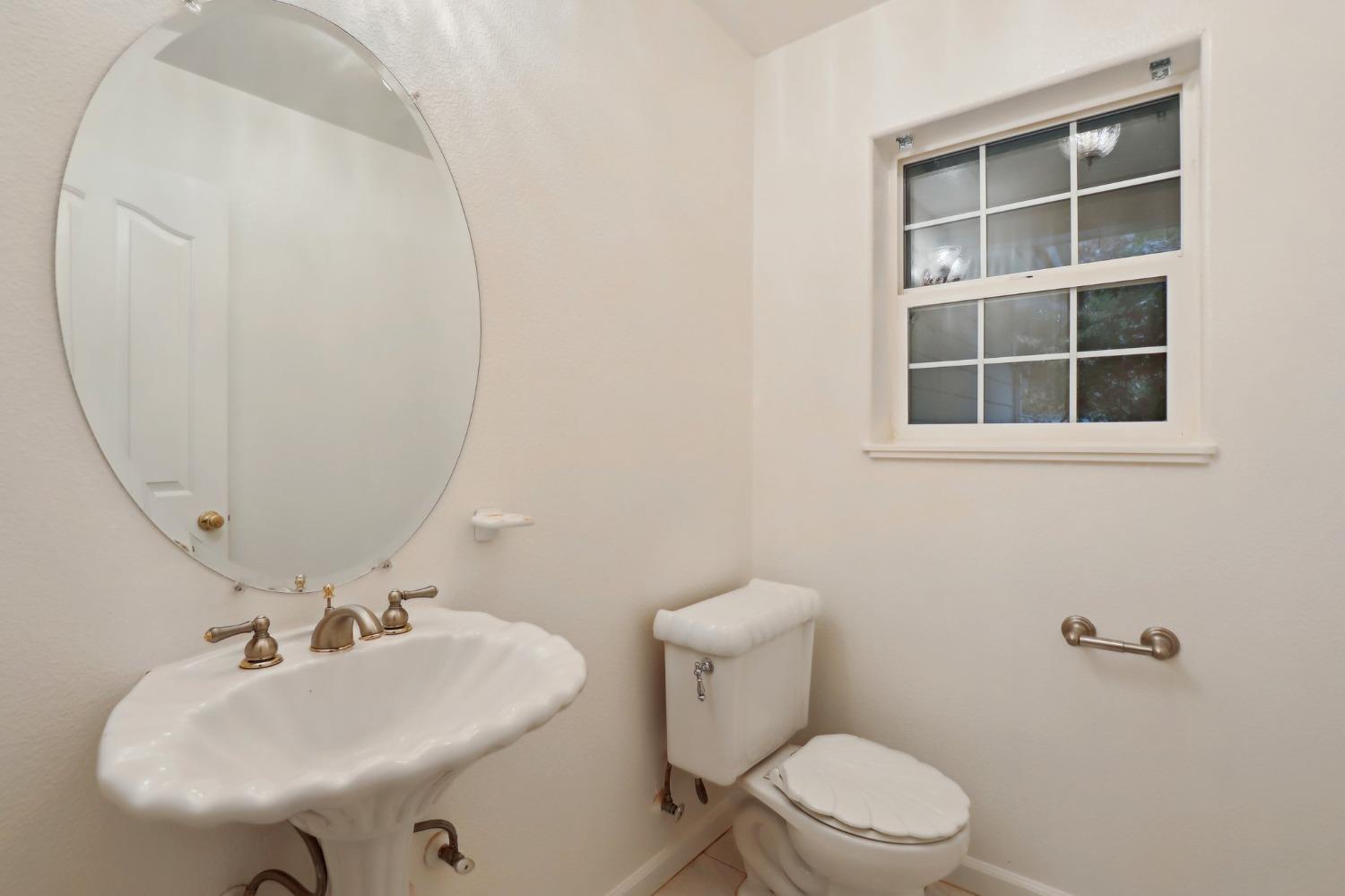 Detail Gallery Image 24 of 62 For 14795 Royal Flush Ct, Grass Valley,  CA 95945 - 3 Beds | 2/1 Baths