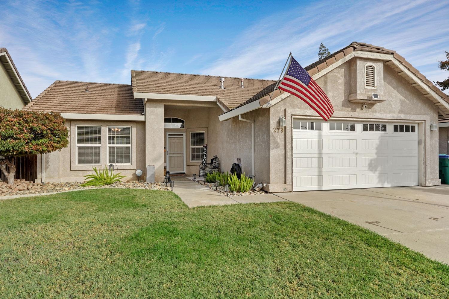 Detail Gallery Image 3 of 43 For 279 Idlewild Dr, Lodi,  CA 95240 - 3 Beds | 2 Baths