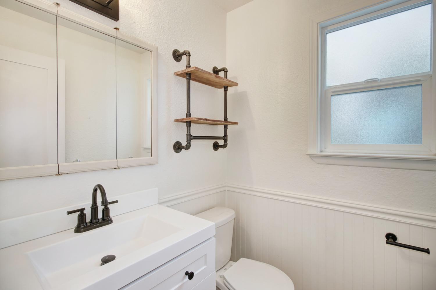 Detail Gallery Image 23 of 53 For 2342 S Whitney Blvd, Rocklin,  CA 95677 - 4 Beds | 2/1 Baths