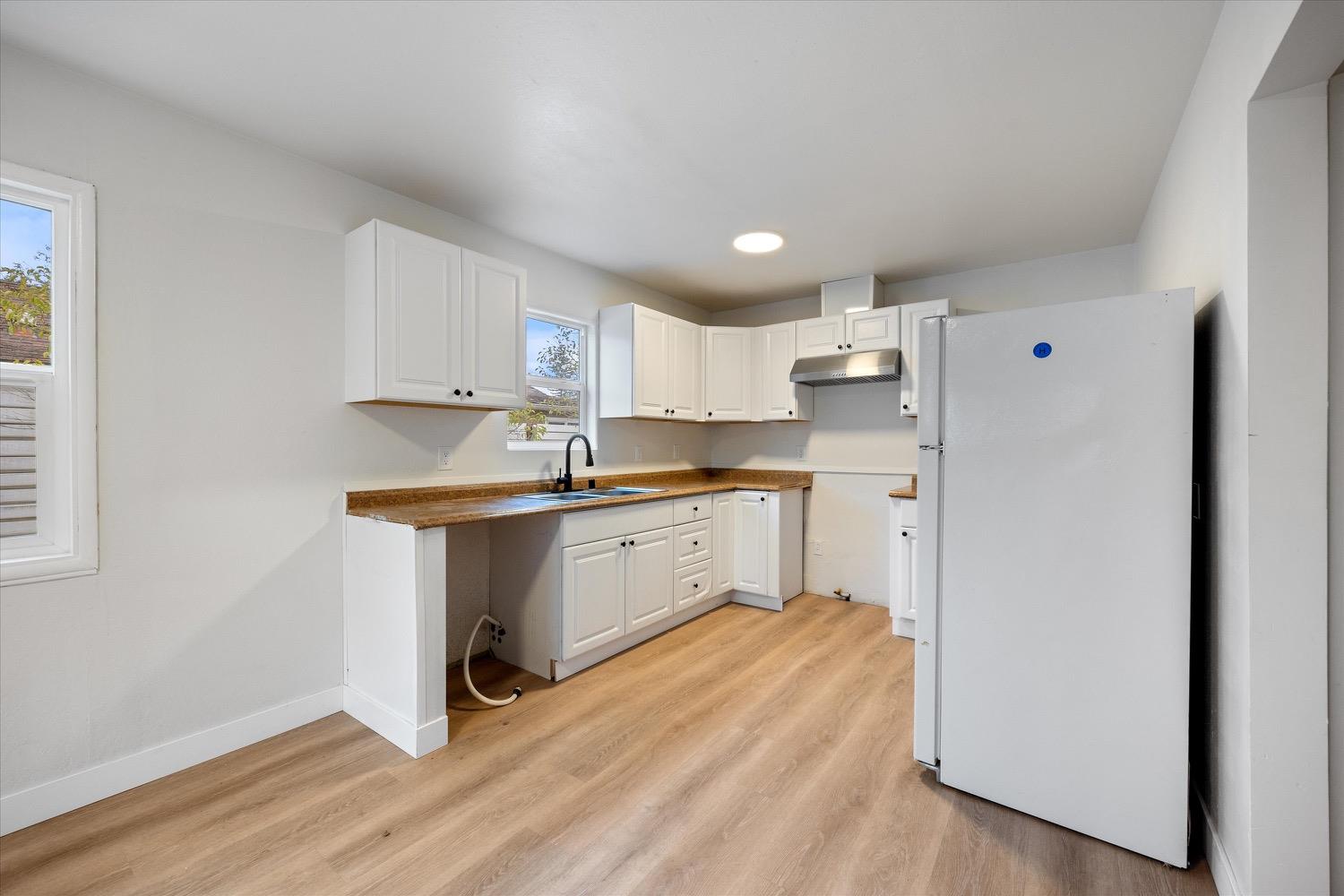 Detail Gallery Image 7 of 32 For 2100 S Keith Way, Sacramento,  CA 95825 - 2 Beds | 1 Baths