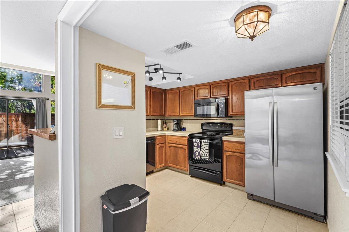 Detail Gallery Image 12 of 49 For 1101 Cedar Creek Dr #4,  Modesto,  CA 95355 - 2 Beds | 2 Baths