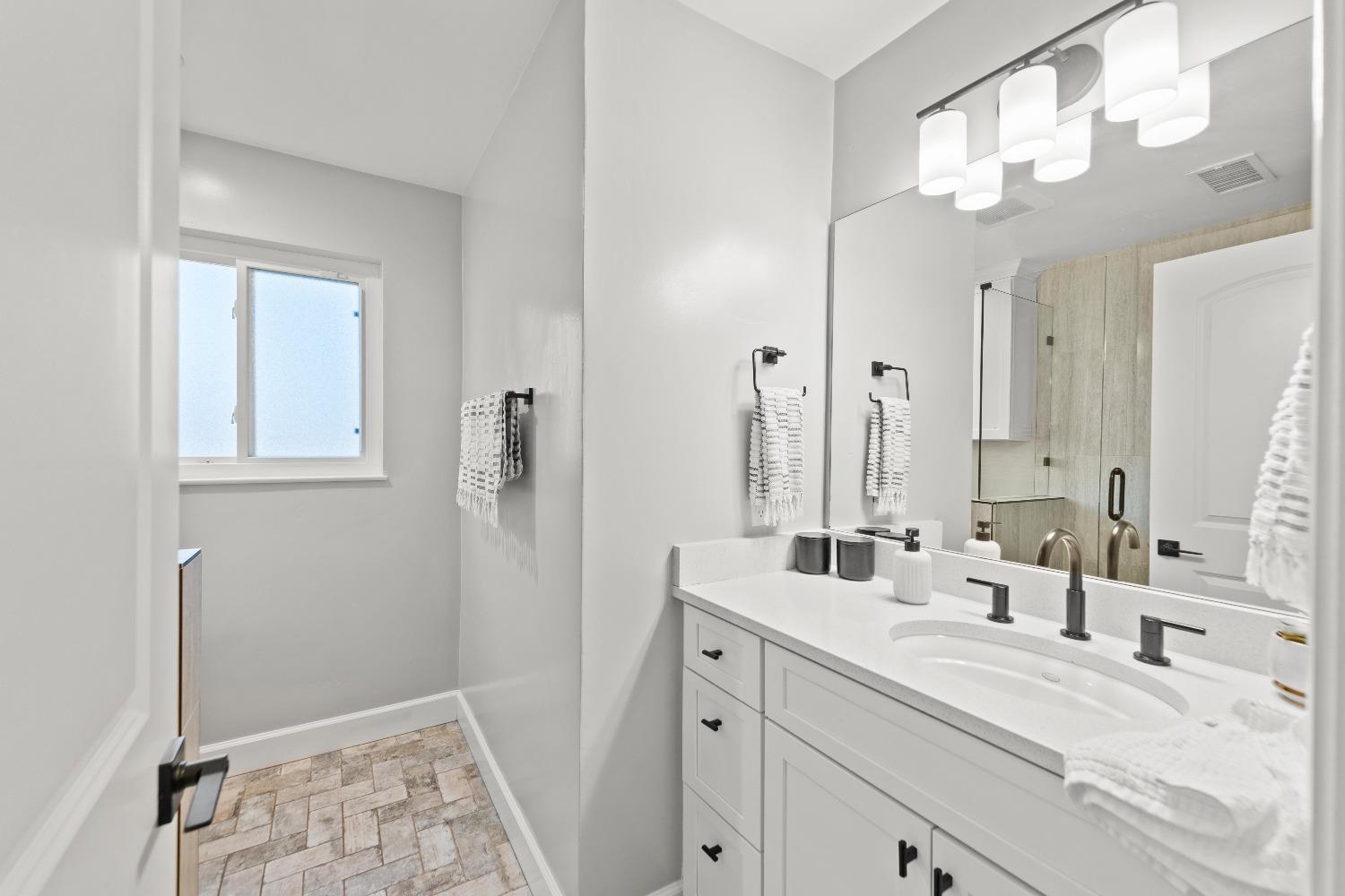 Detail Gallery Image 36 of 75 For 501 Whyte Ave, Roseville,  CA 95661 - 3 Beds | 2 Baths