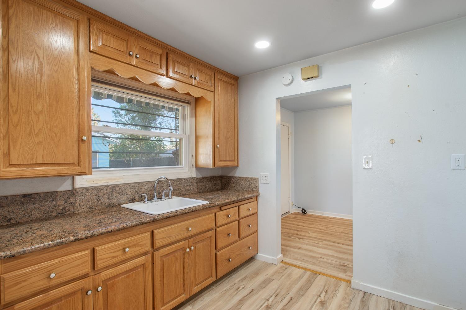 Detail Gallery Image 13 of 26 For 4511 44th St, Sacramento,  CA 95820 - 2 Beds | 1 Baths